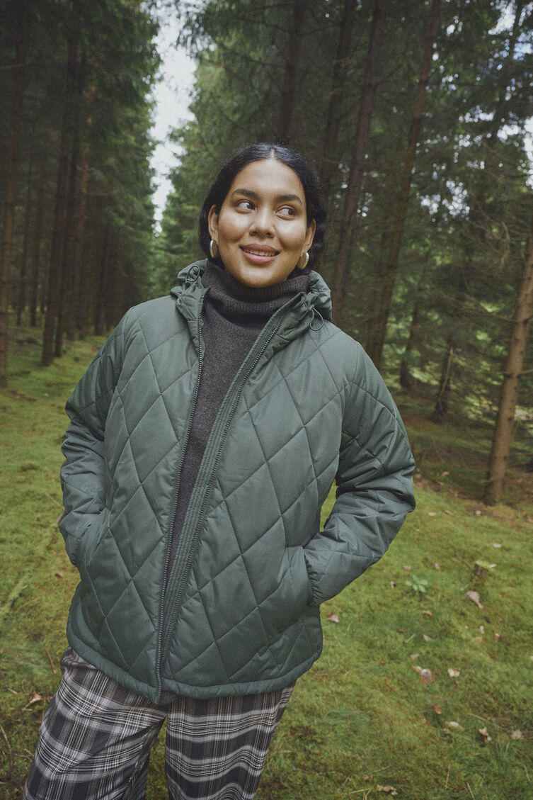 Naturn&aelig;r og afslappet stil, , Model