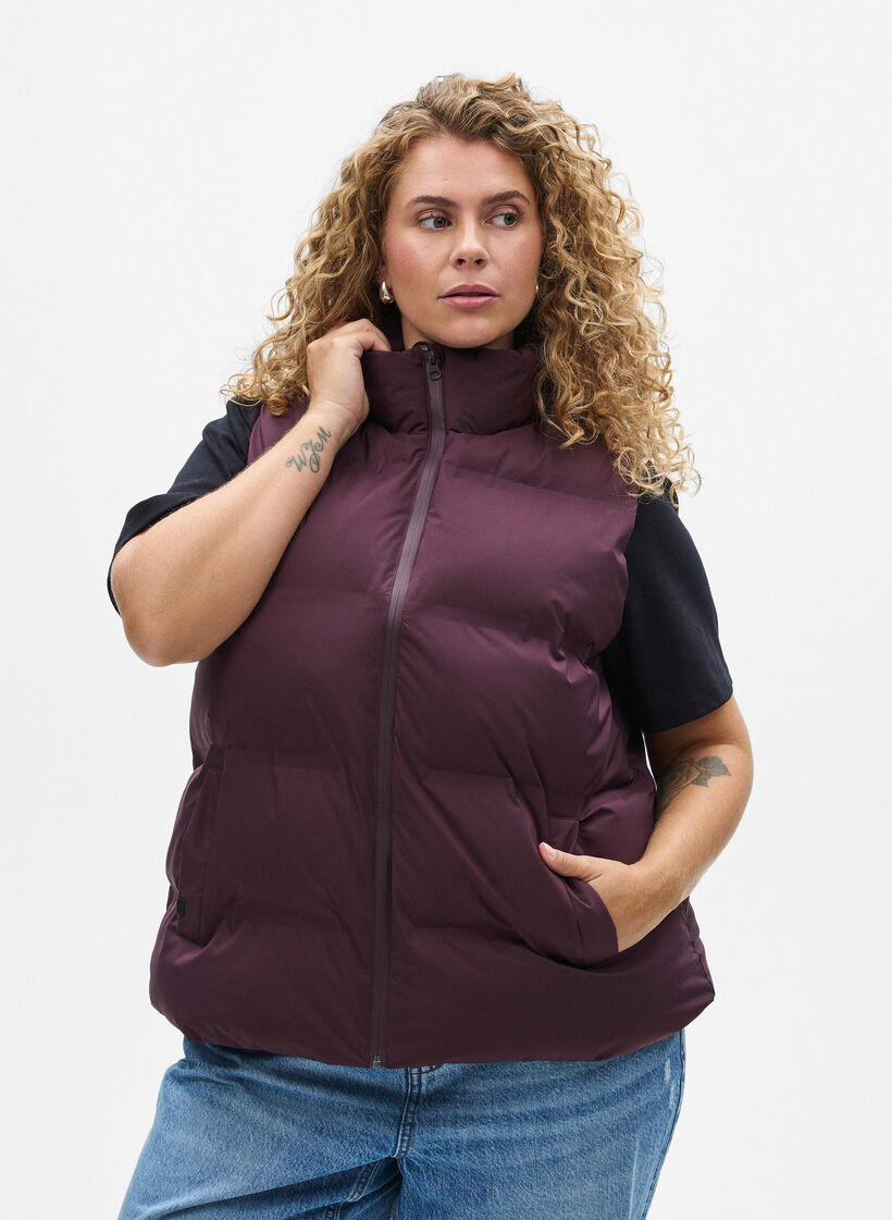 Kort puffervest med h&oslash;j krave, M&oslash;rk Bordeaux, Model image number 0