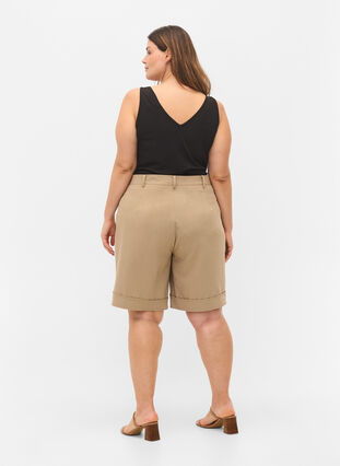 Shorts med påsyede lommer, Humus, Model image number 1