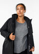Vandafvisende parka med h&aelig;tte og funktionelle detaljer, Sort, Model image number 3