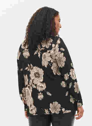 Blomstret viskoseskjorte med flæser, Black White AOP, Model image number 1