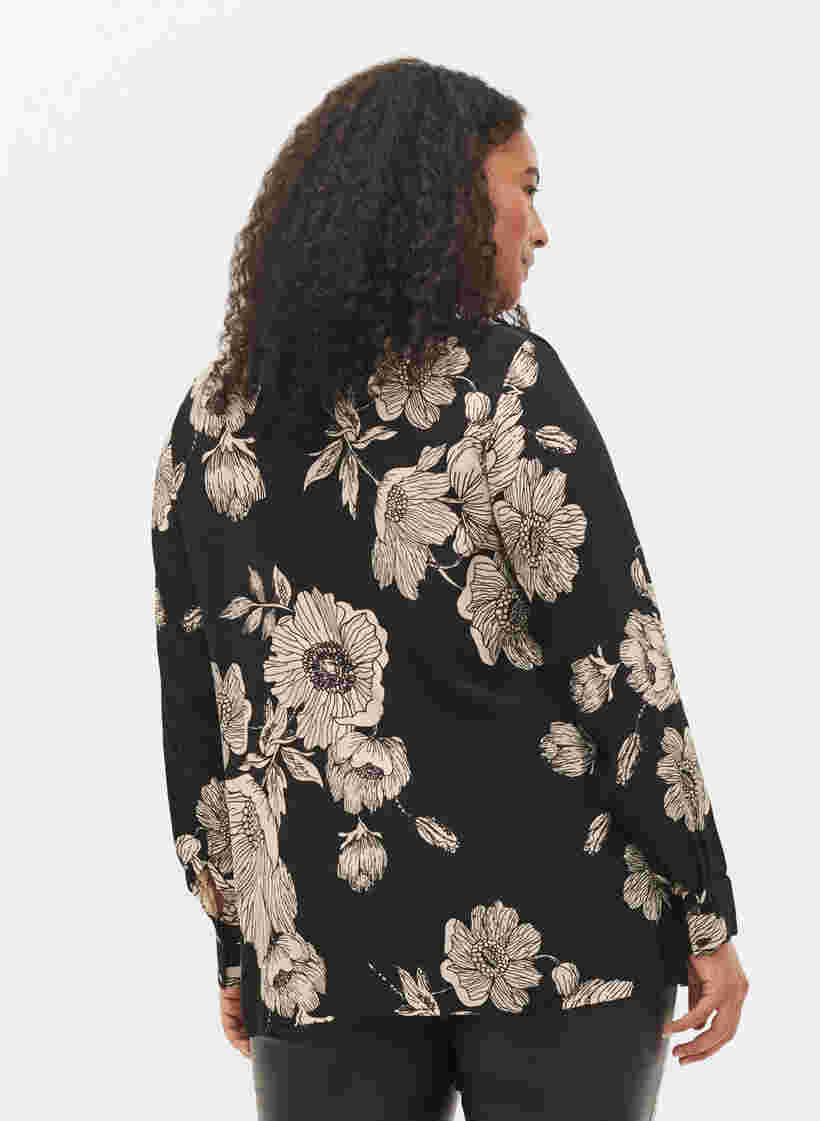 Blomstret viskoseskjorte med flæser, Black White AOP, Model image number 1