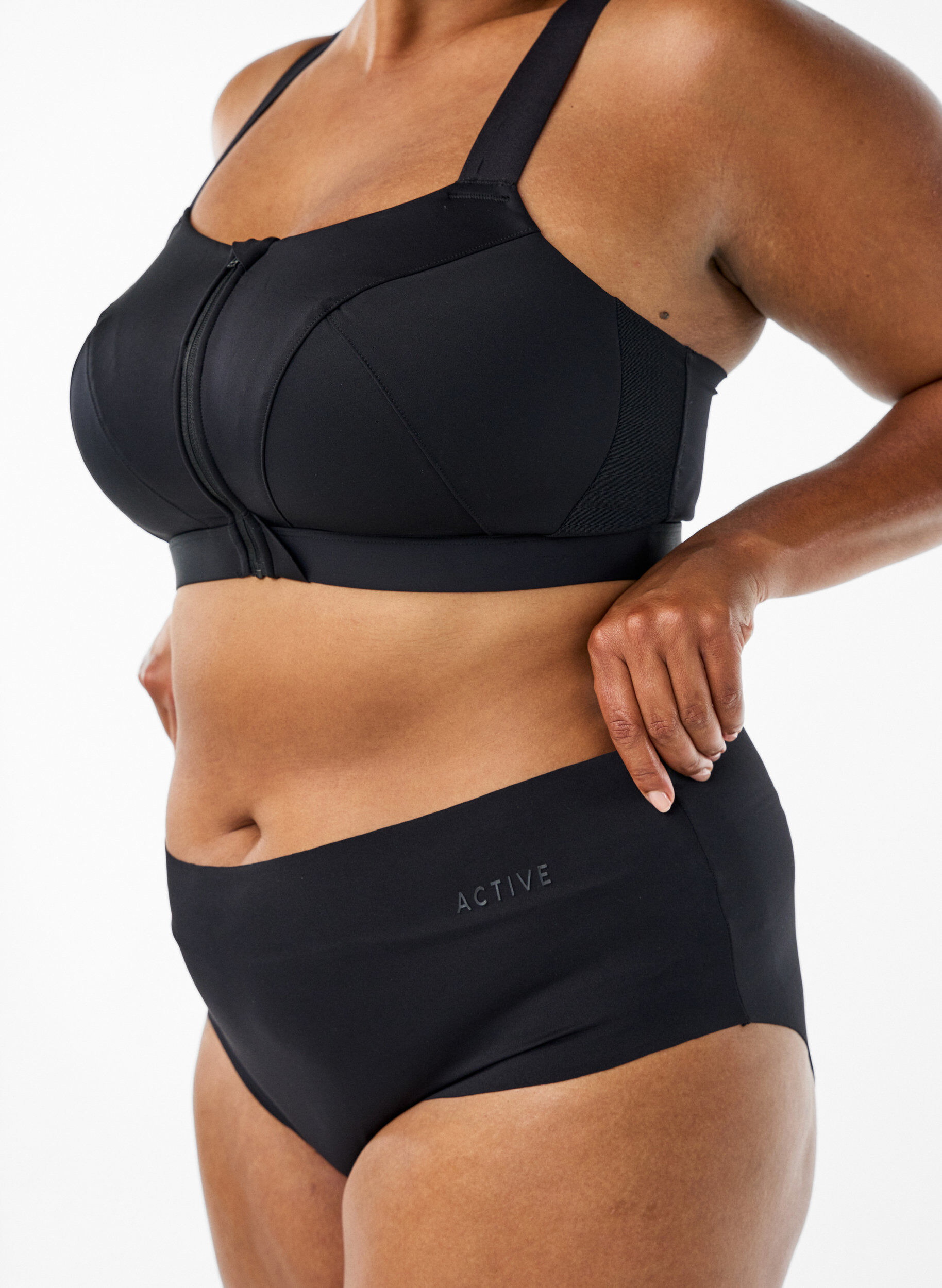 Zizzi 2-pak invisible brief tr&aelig;ningstrusser, Sort, Model image number 2