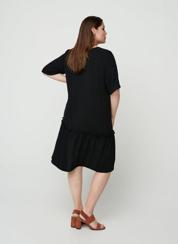 Kort kjole med flæsekant, Black, Model image number 1
