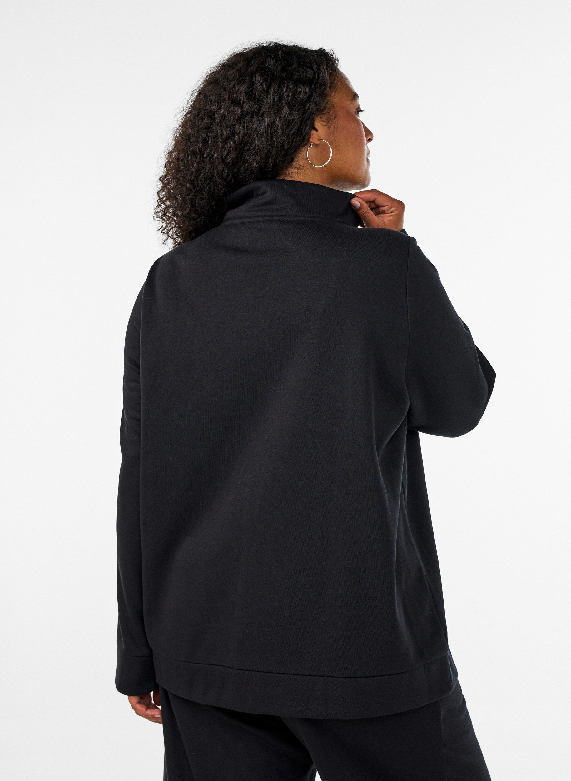 ZizziSweatshirt med h&oslash;j krave og lynl&aring;s, Sort, Model image number 2