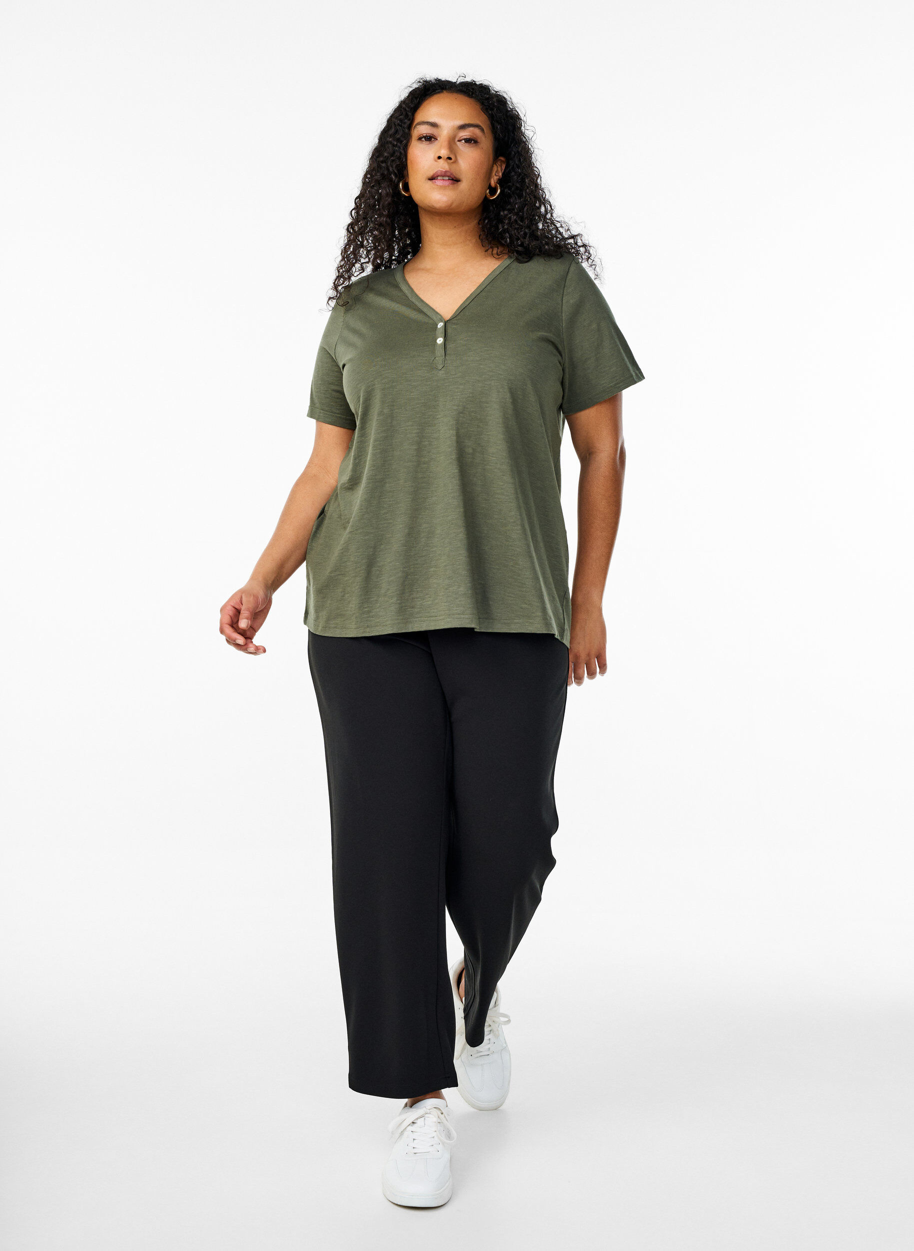 Zizzi T-shirt med knapdetalje, Gr&oslash;n, Model image number 1