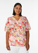 Blomstret bluse med hulm&oslash;nster og V-udsk&aelig;ring, Lyser&oslash;d, Model image number 0