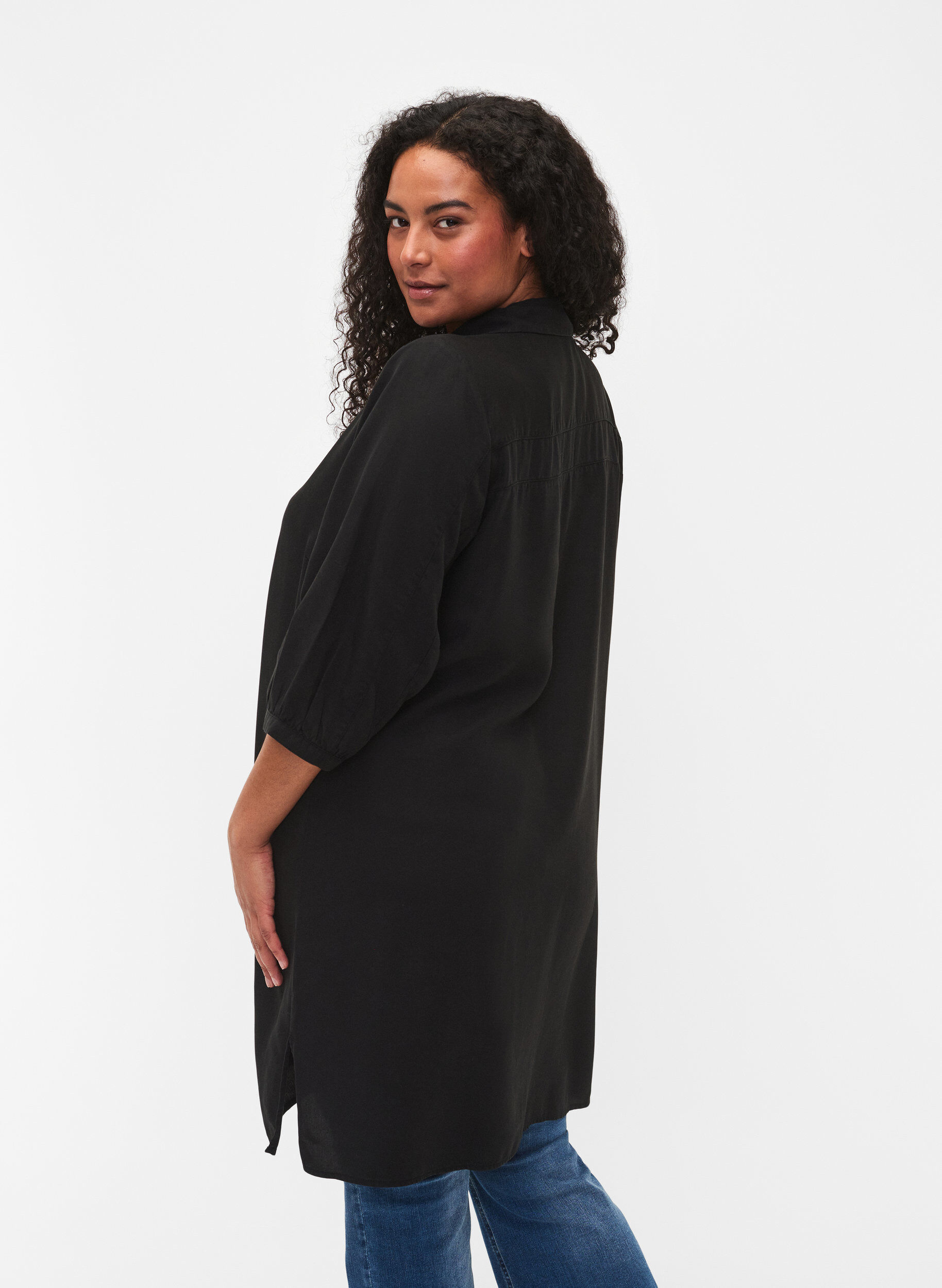 Zizzi Lang skjorte med 3/4 &aelig;rmer i lyocell (TENCEL&trade;), Black, Model image number 1