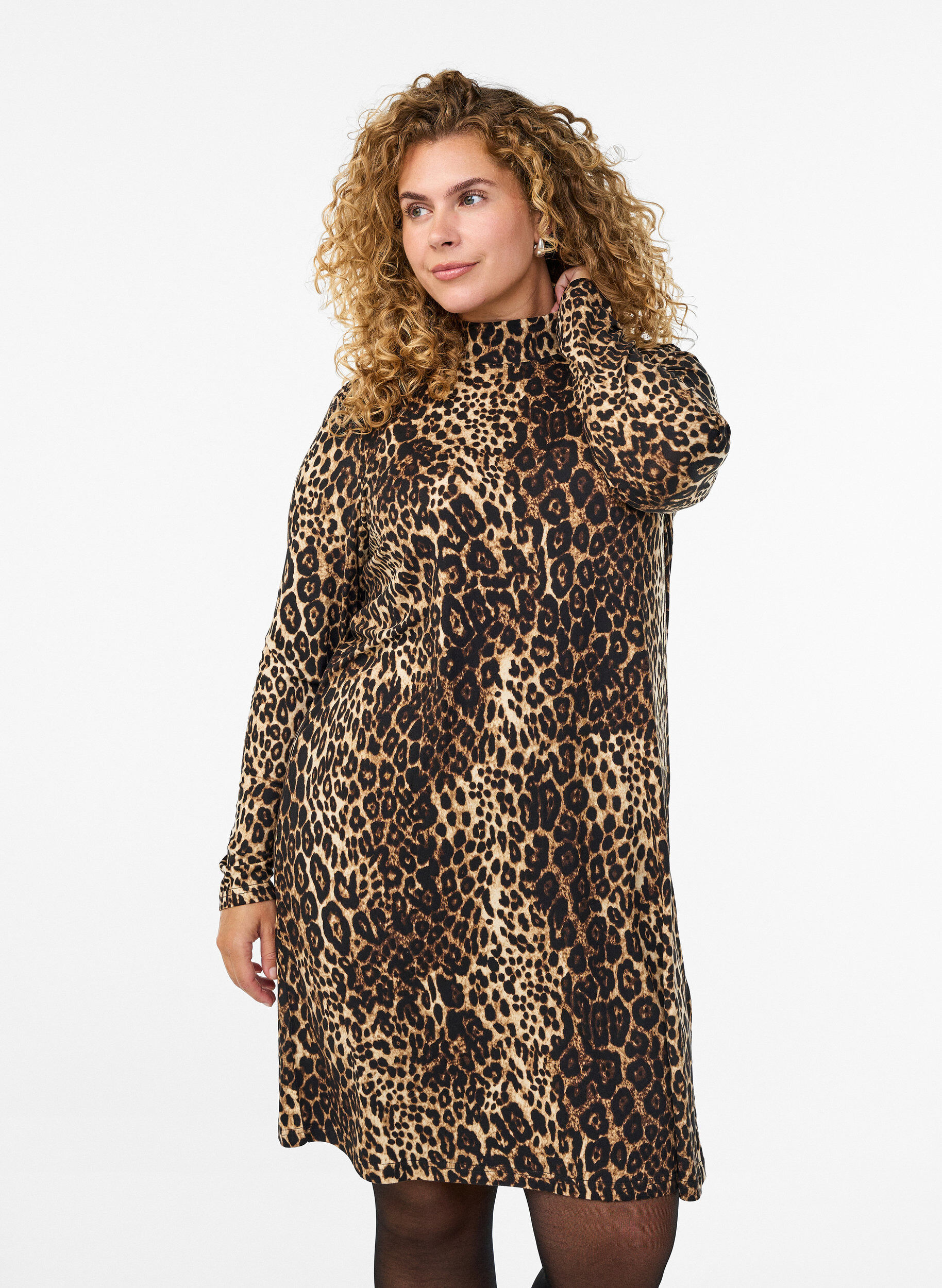 FLASH - Lang&aelig;rmet kjole med turtleneck, Sort, Model