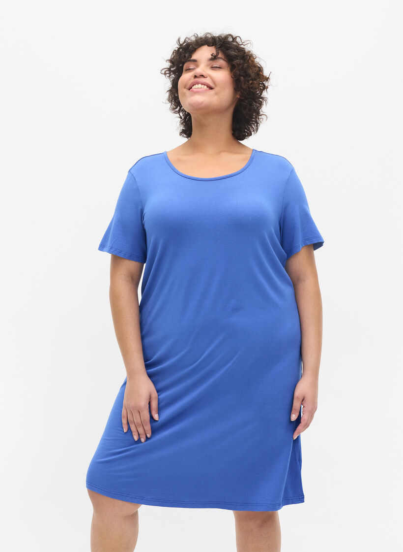 Kortærmet viskose kjole med rygdetalje, Dazzling Blue, Model