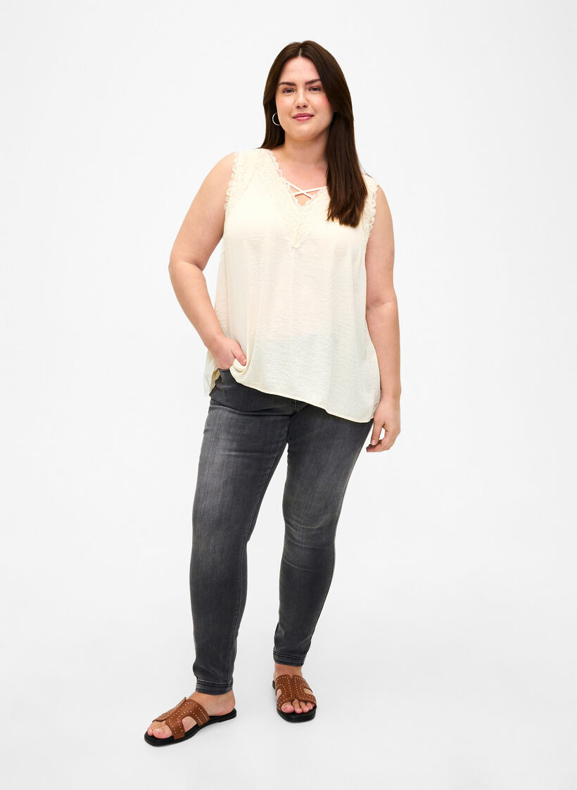 Top med blonder og krydsdetalje, White Smoke, Model image number 2