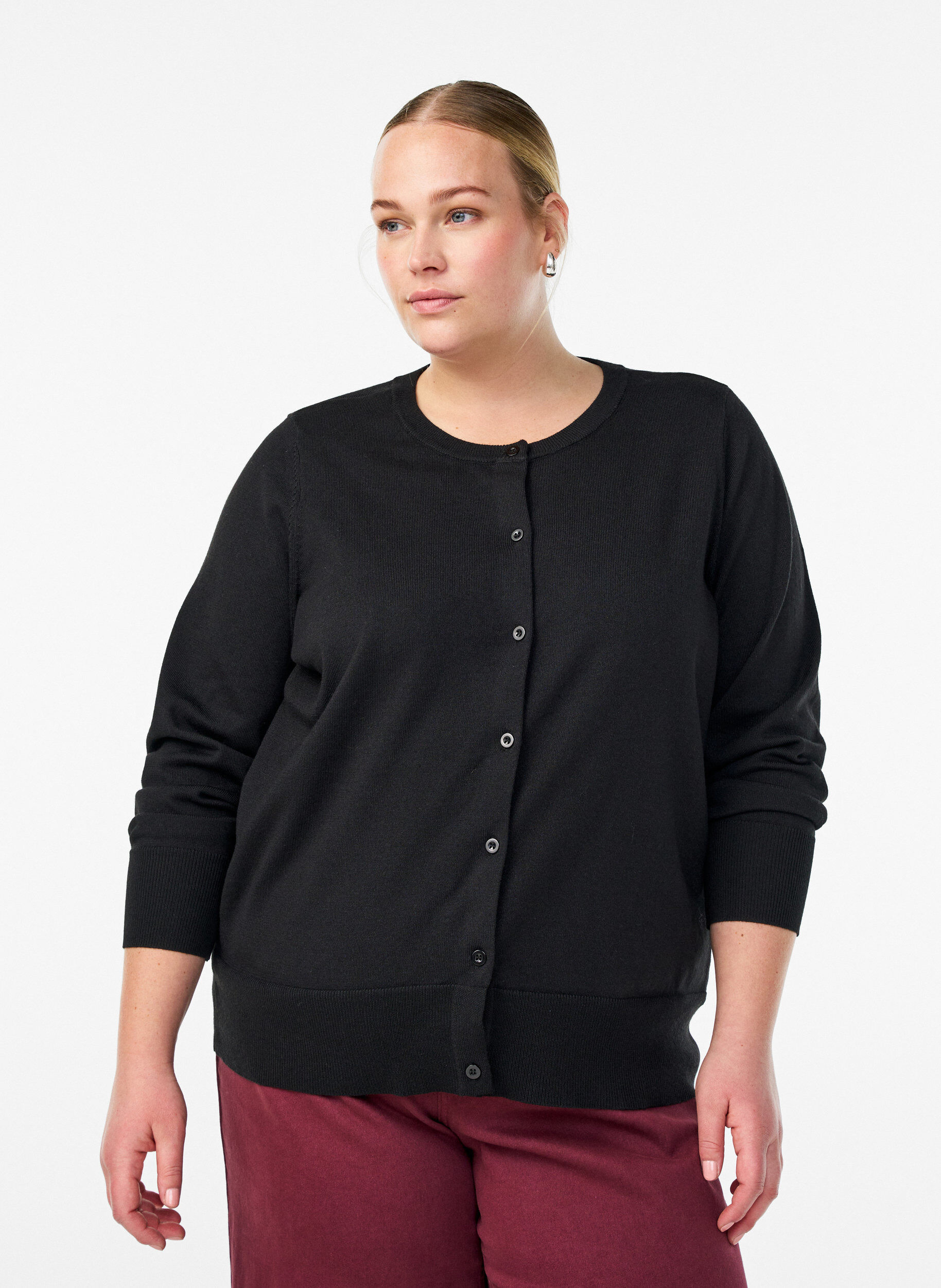 Finstrikket cardigan med rund hals, Sort, Model