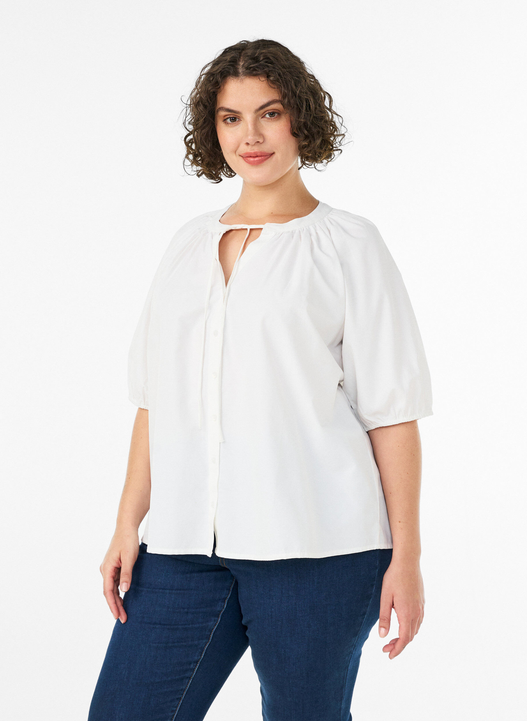 Skjortebluse med knaplukning og bindeb&aring;nd, Hvid, Model