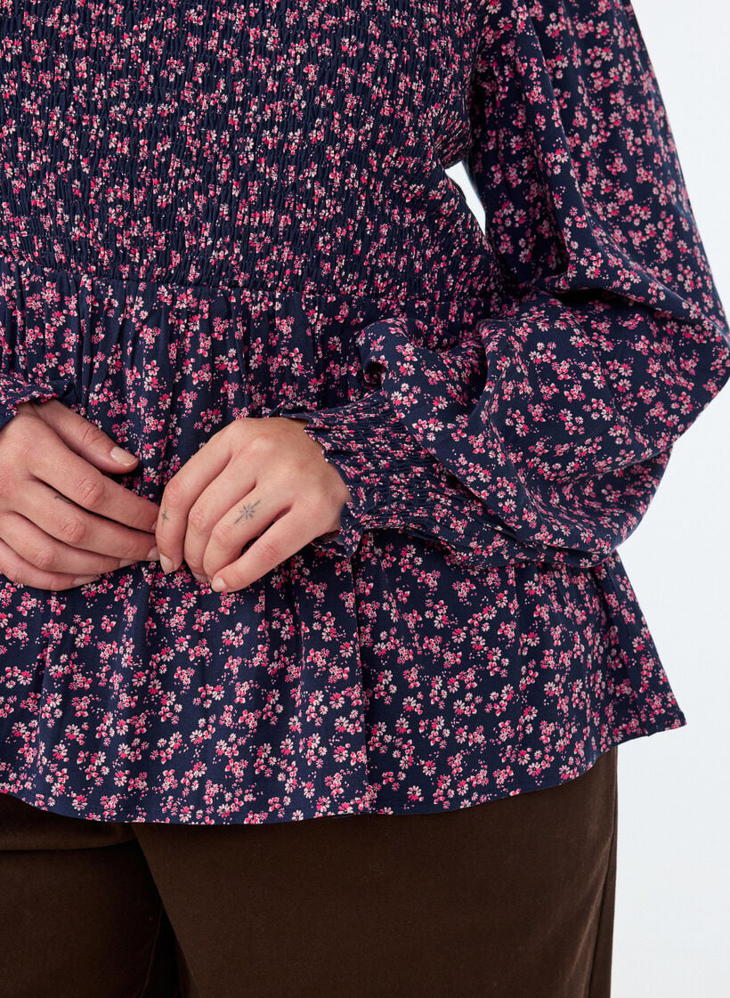 Bluse med smockoverdel og blomsterprint, Bl&aring;, Model image number 3