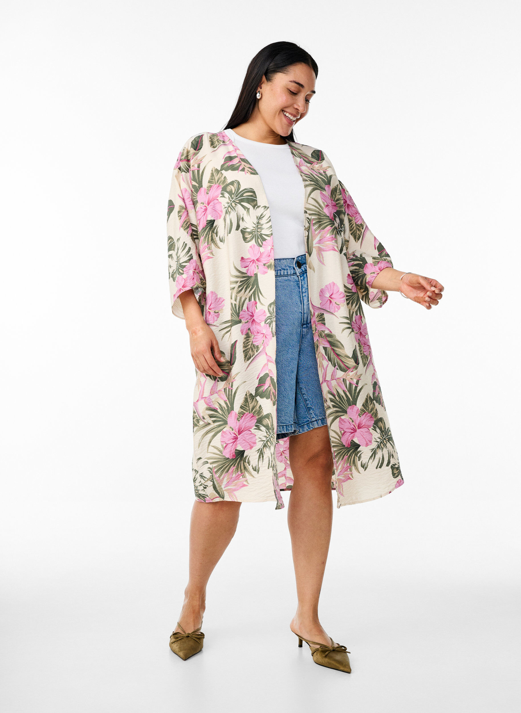 Zizzi Kimono i viskose med 3/4 &aelig;rmer, Vanilla, Model image number 1
