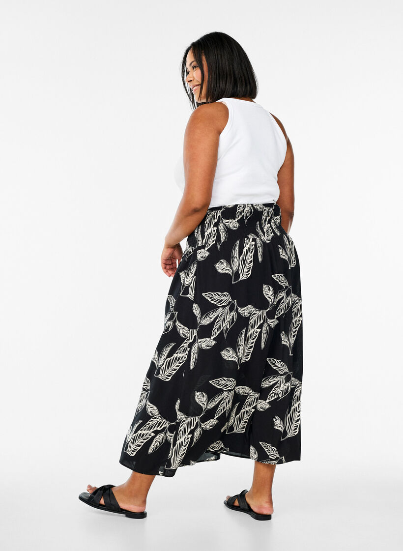 Maxinederdel i viskose med smock, Sort, Model image number 1