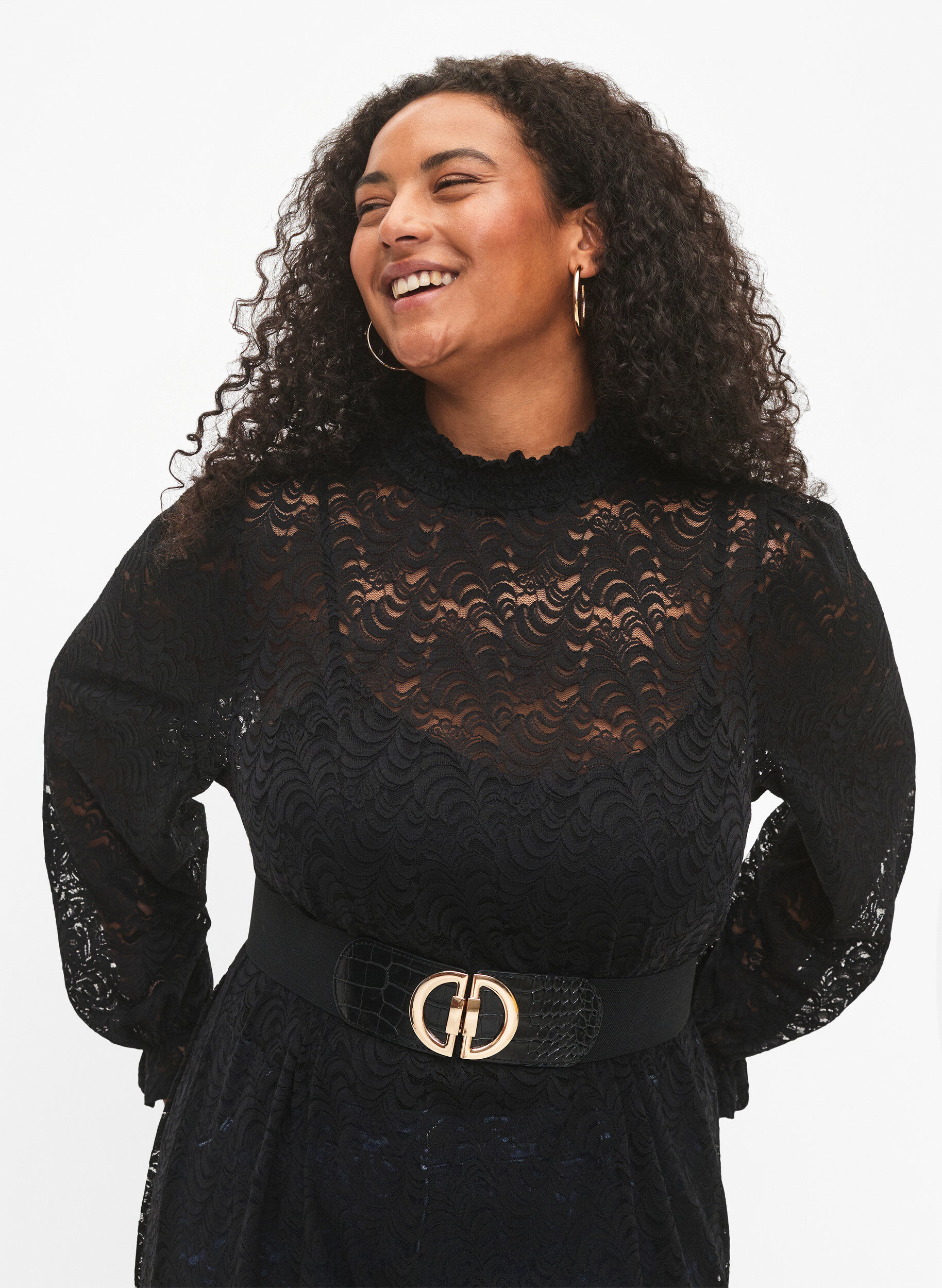 Zizzi Elastik taljeb&aelig;lte med guldfarvet sp&aelig;nde, Black, Model image number 0