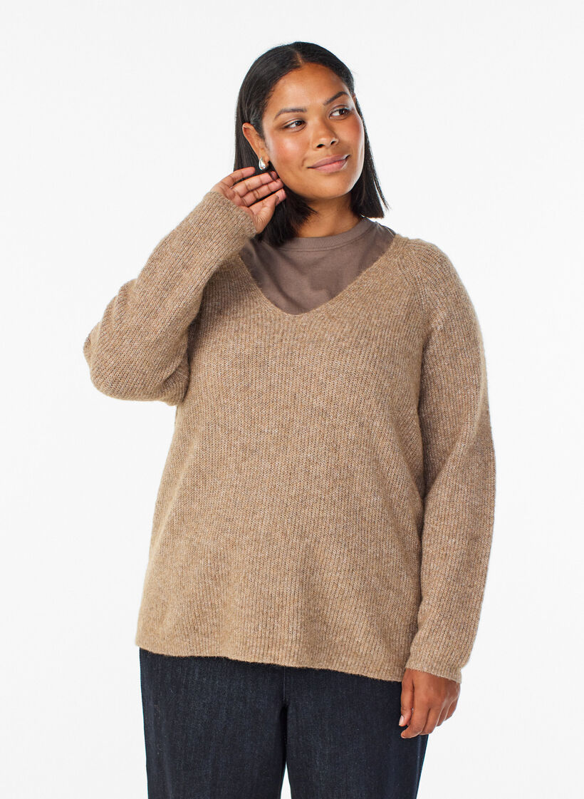 Strikbluse med V-hals og raglan&aelig;rmer, Brun, Model image number 0