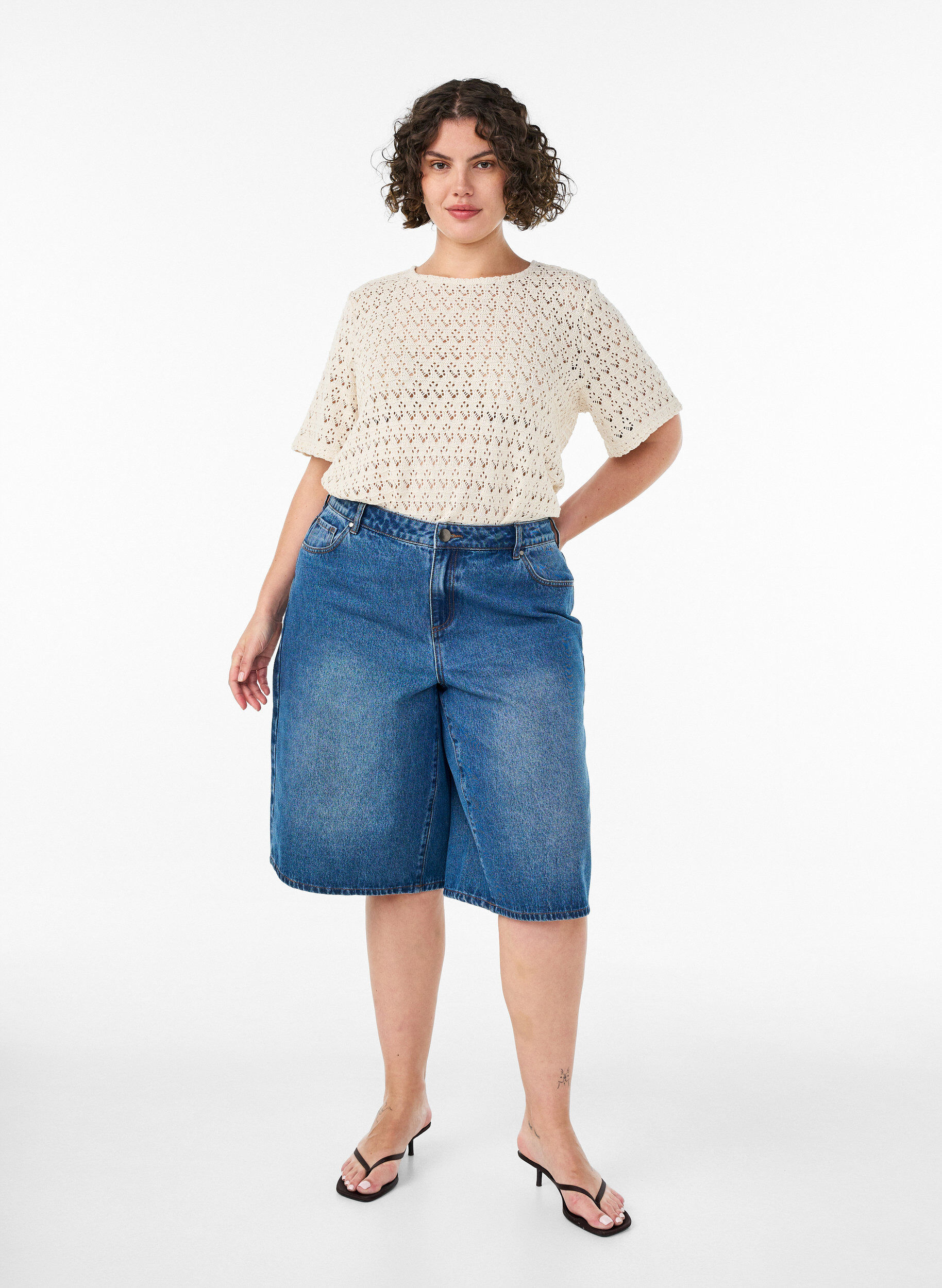 ZizziKort&aelig;rmet bluse med hulm&oslash;nster, Beige, Model image number 1