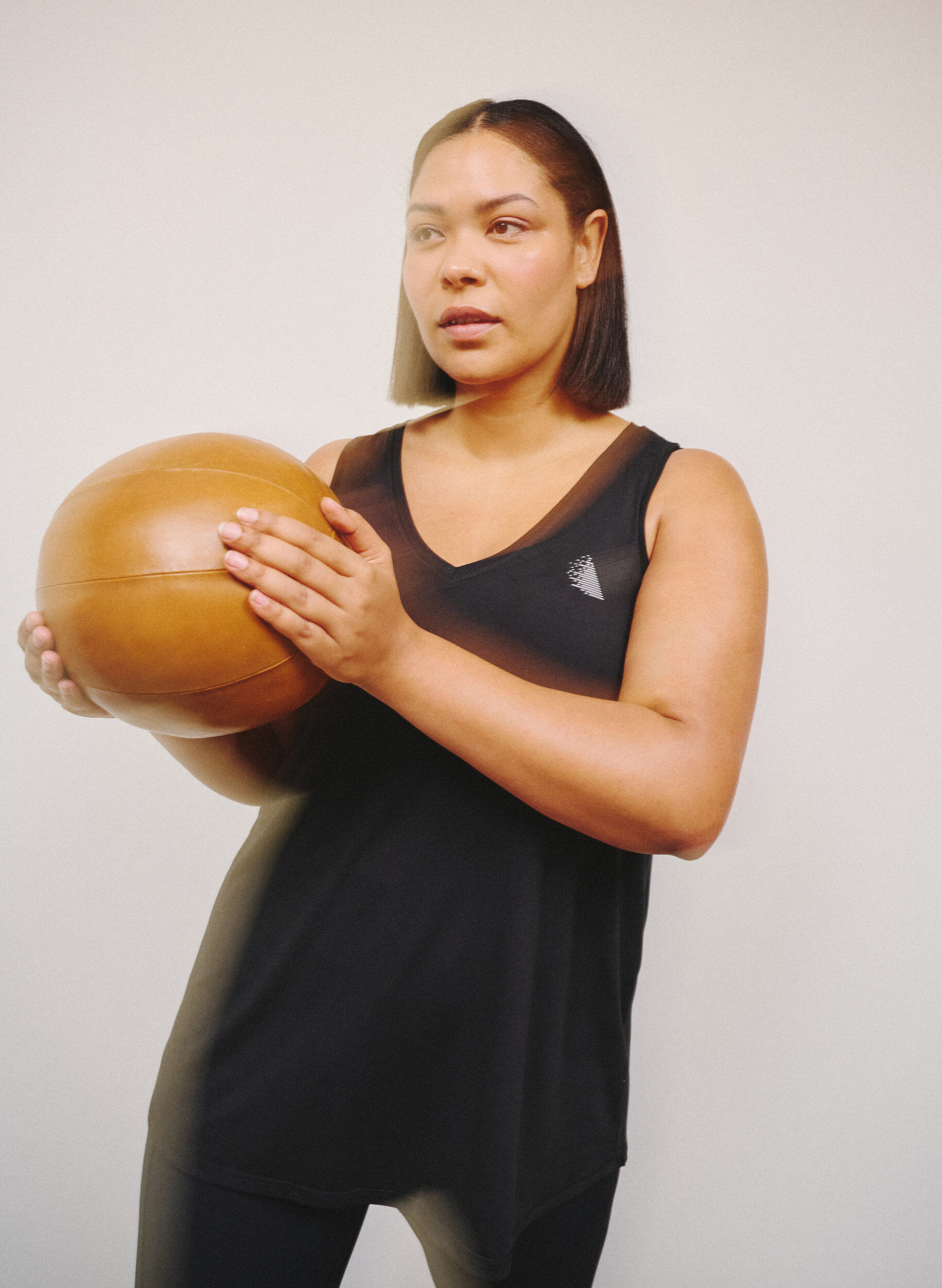 Zizzi Tr&aelig;ningstop med V-udsk&aelig;ring , Sort, Image image number 0