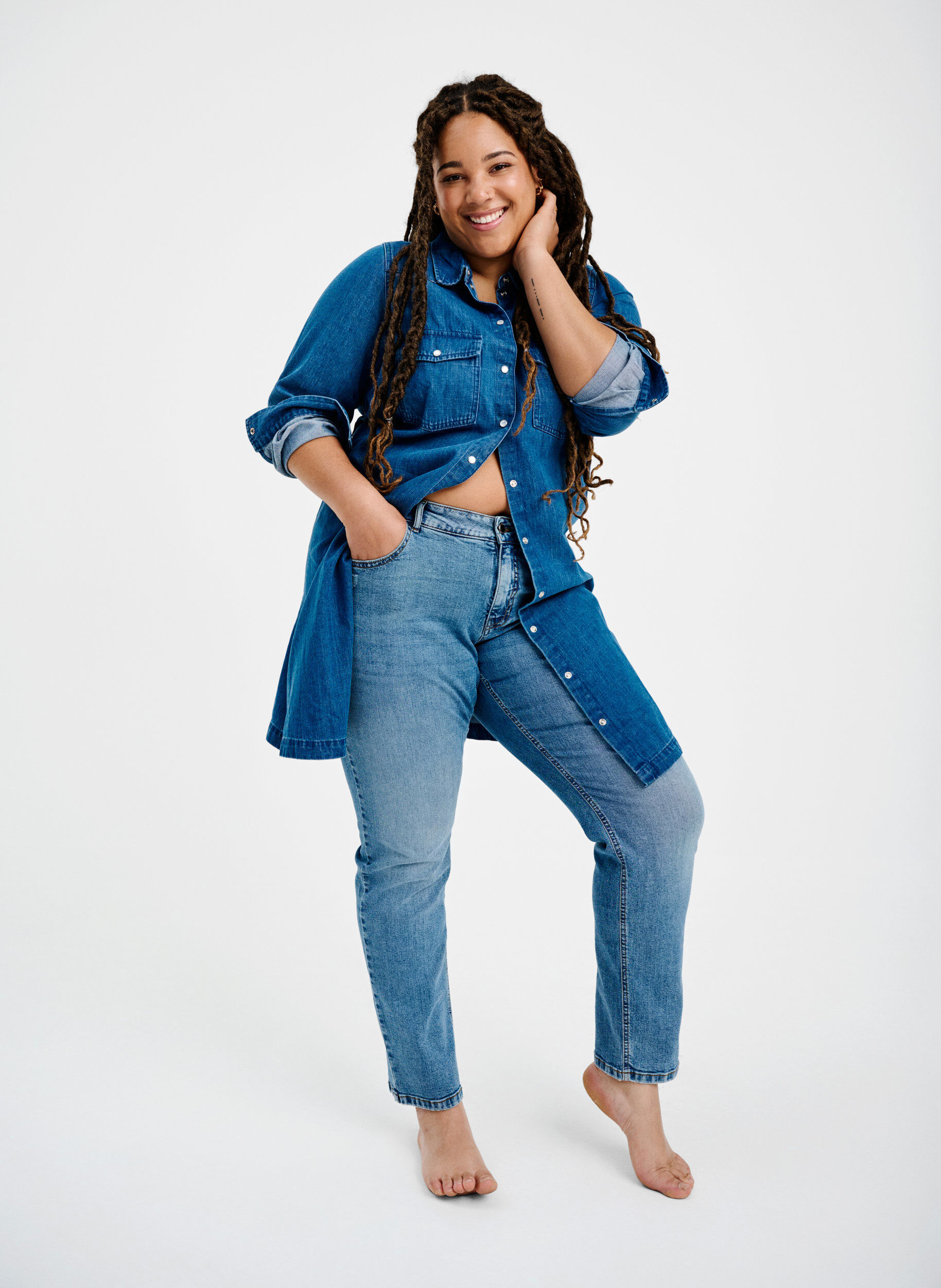 Zizzi Tofarvede Mille mom fit jeans, Lt. B. Comb, Image image number 0