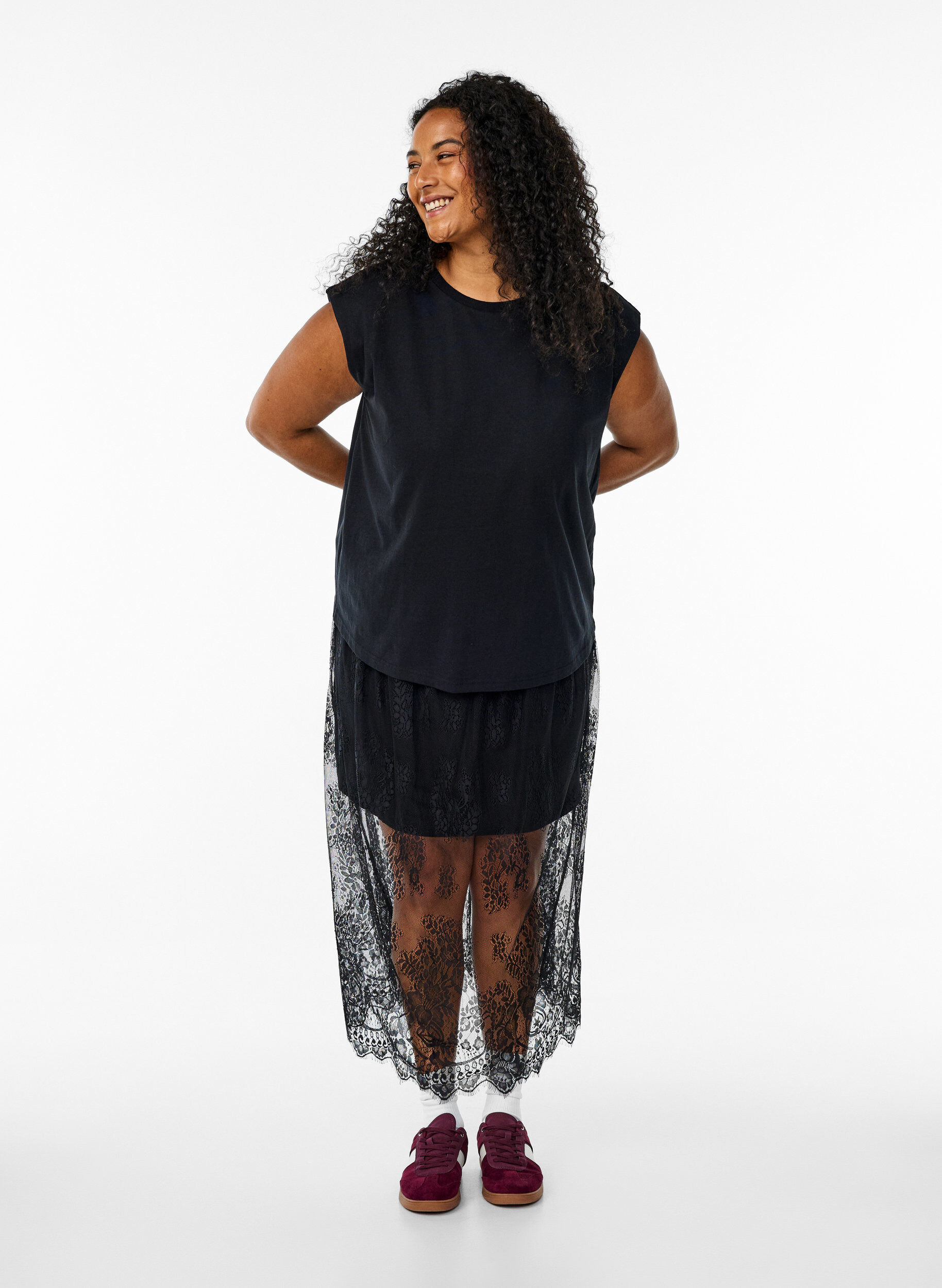 Zizzi &AElig;rmel&oslash;s jerseybluse med skulderpuder, Sort, Model image number 1