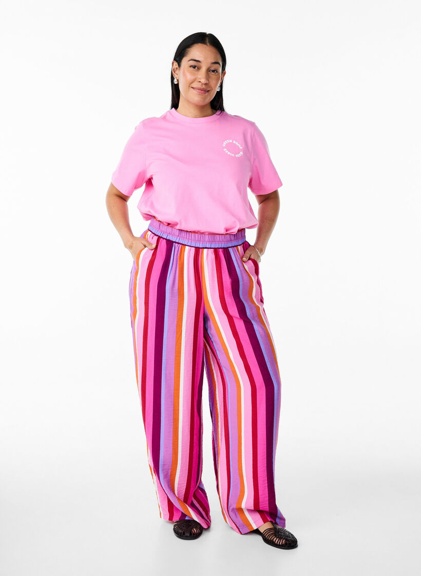 T-shirt i &oslash;kologisk bomuld med tekstmotiv, Lyser&oslash;d, Model image number 1