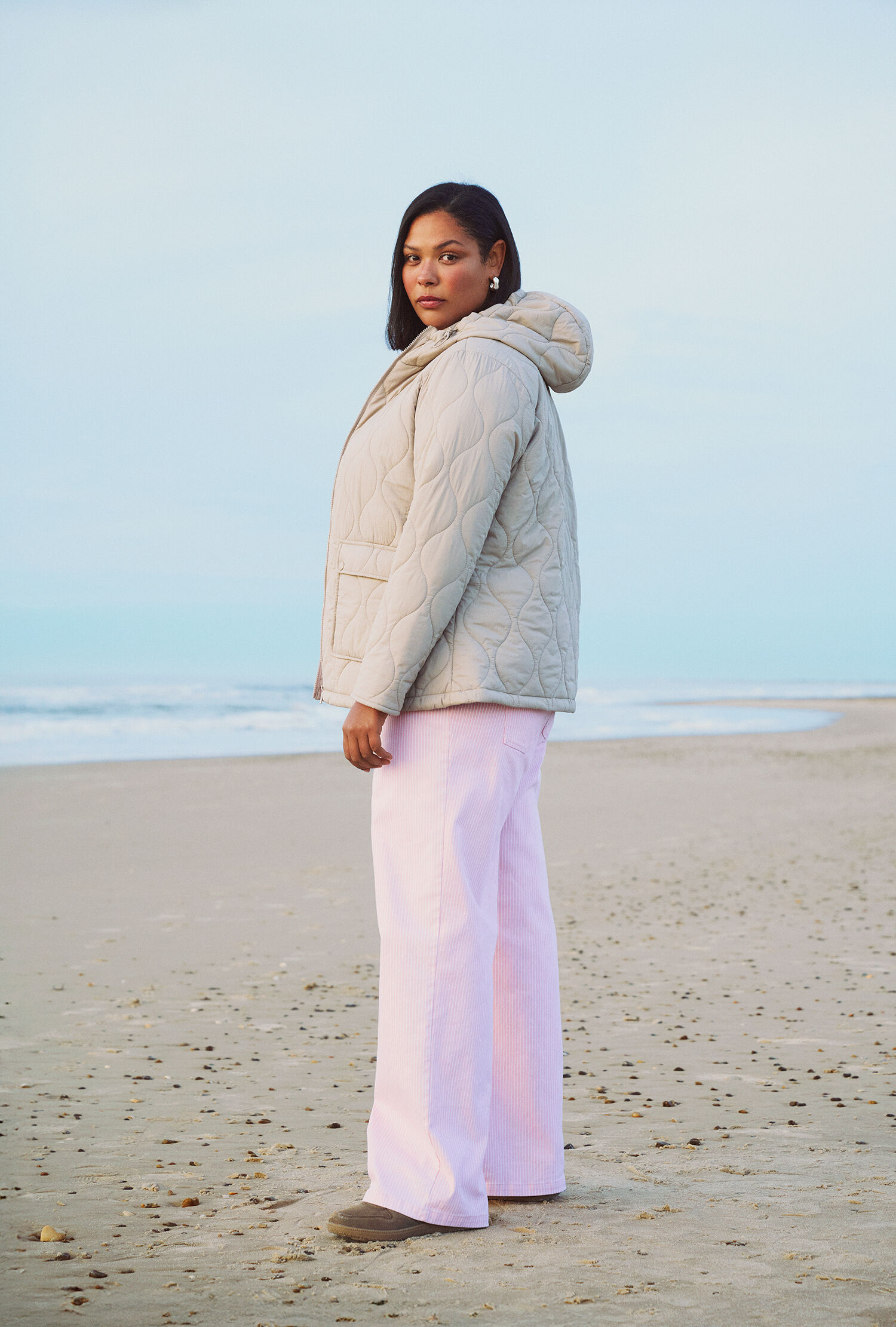 Zizzi Quiltet jakke med lyser&oslash;de toner, , Model