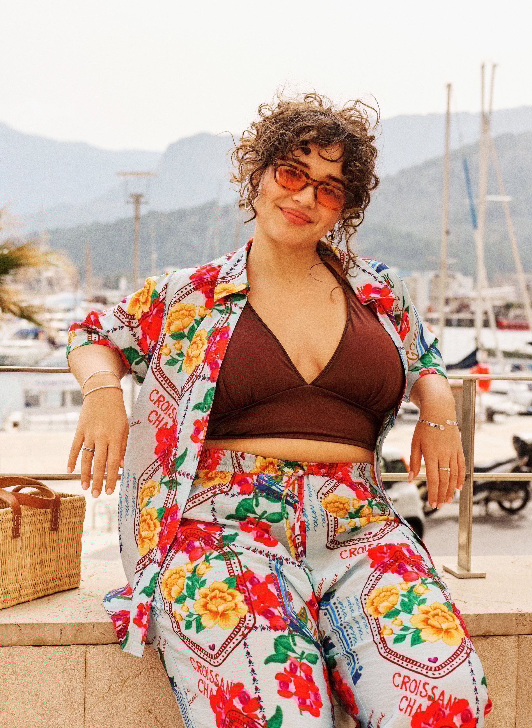 ZizziSkjortebluse med albuelange &aelig;rmer og farverigt print, Bl&aring;, Image image number 0