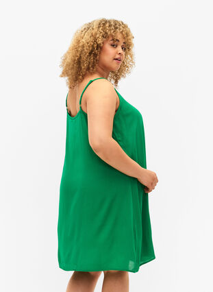 Ensfarvet strop kjole i viskose, Jolly Green, Model image number 1