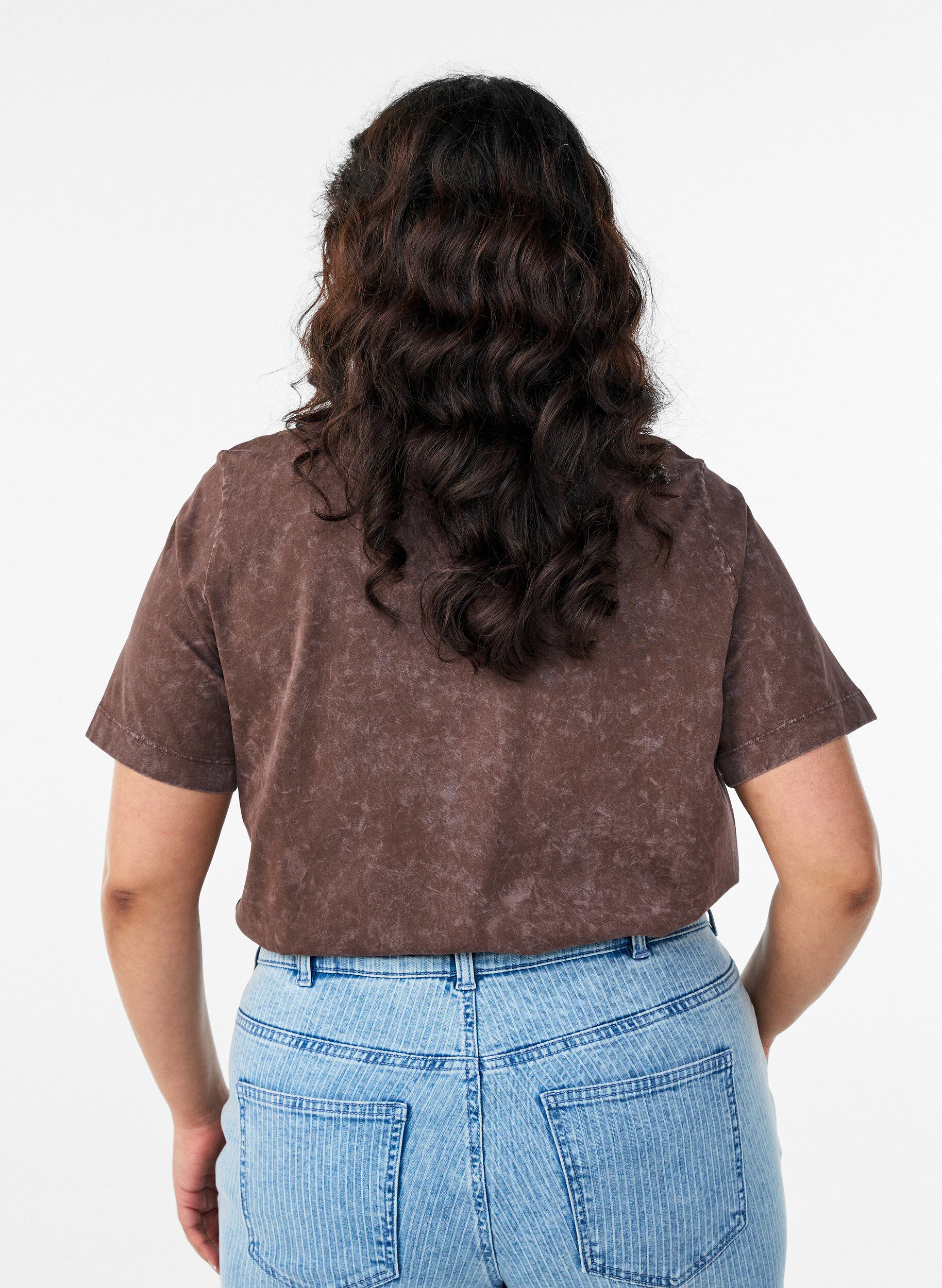 Zizzi T-shirt i bomuld med frontprint, Brun, Model image number 2