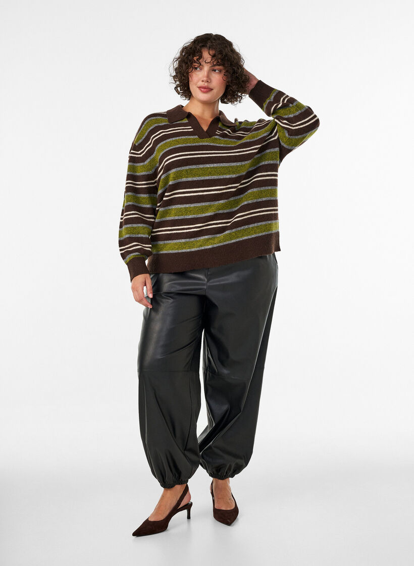 Strikbluse med striber og polokrave, Brun, Model image number 1