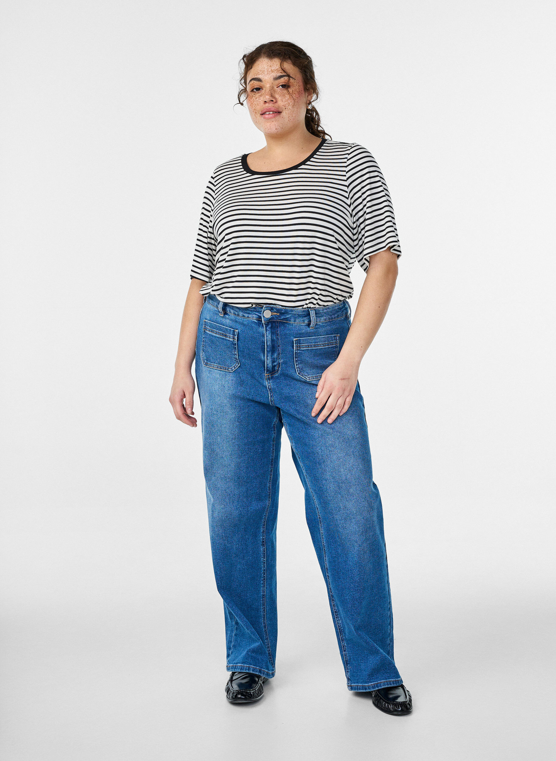 ZizziT-shirt med TENCEL&trade; Lyocell og striber, Hvid, Model image number 1