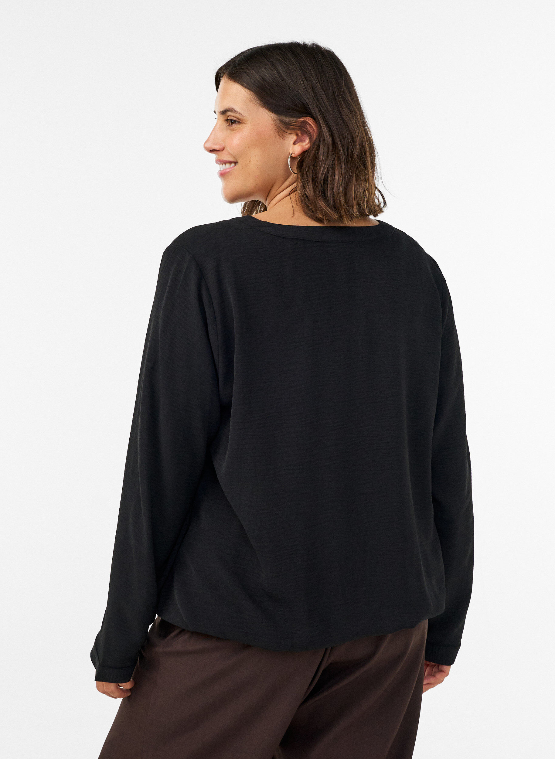 ZizziBluse med ballonform og V-udsk&aelig;ring, Sort, Model image number 2