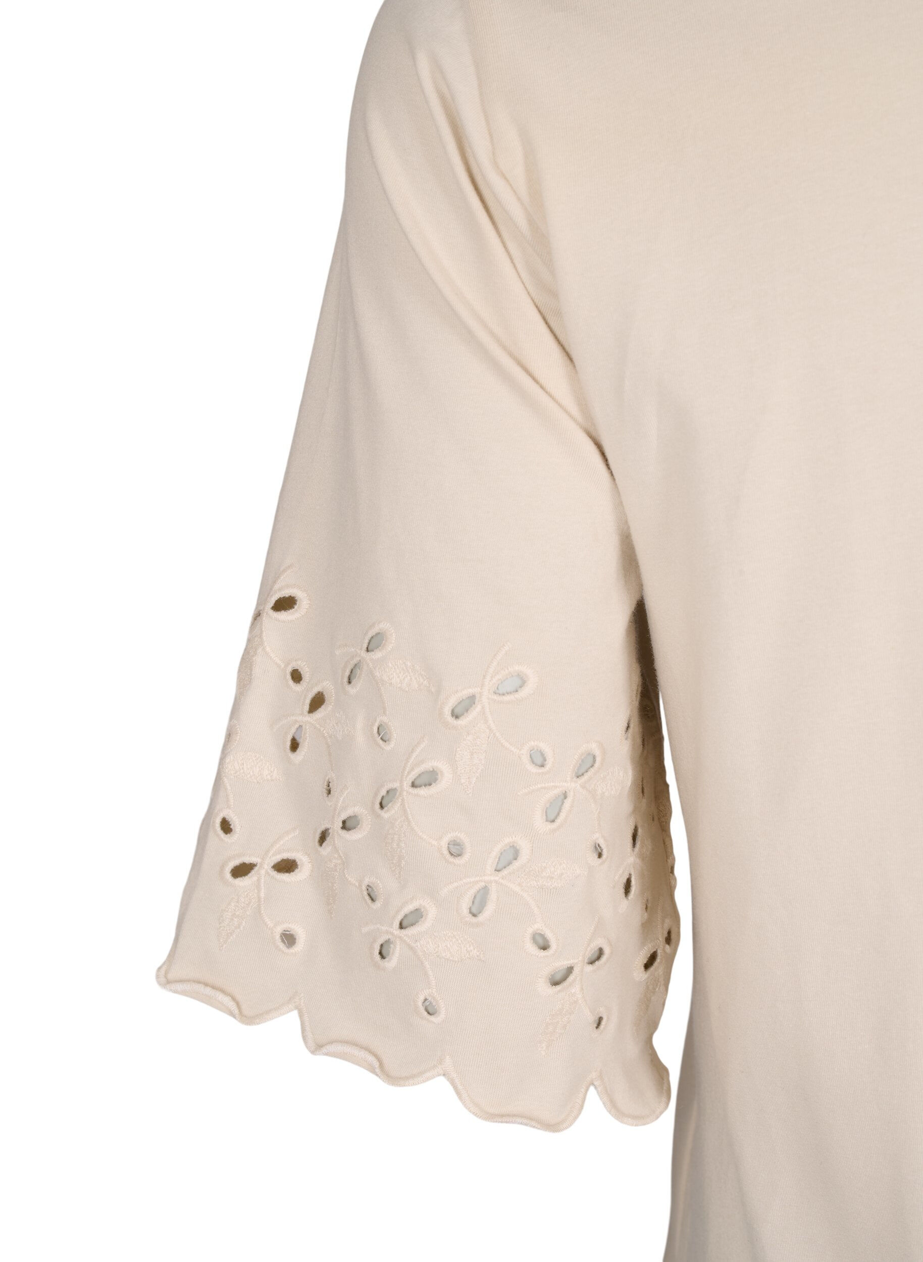 Zizzi T-shirt med broderie anglaise og b&oslash;lgekanter, Beige, Packshot image number 3