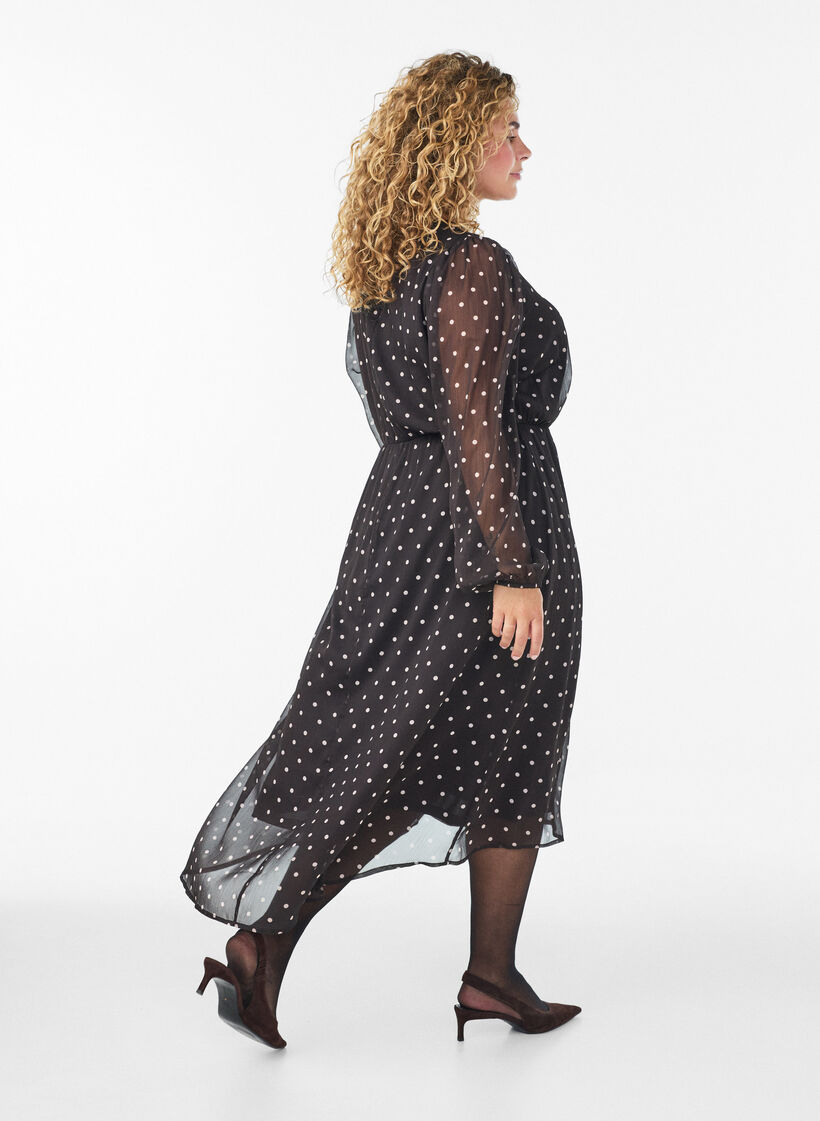Kjole i chiffon med prikker og lange &aelig;rmer, Brun, Model image number 1
