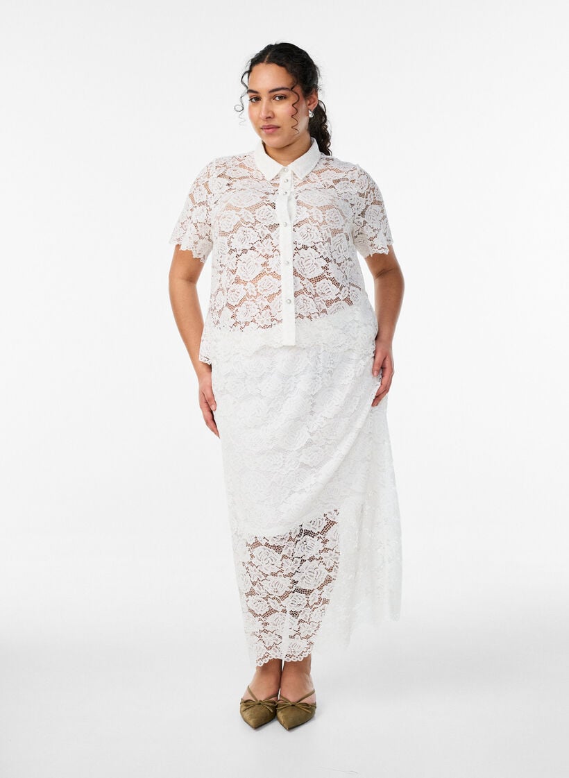 Skjortebluse i blonde med perleknapper, Hvid, Model image number 1