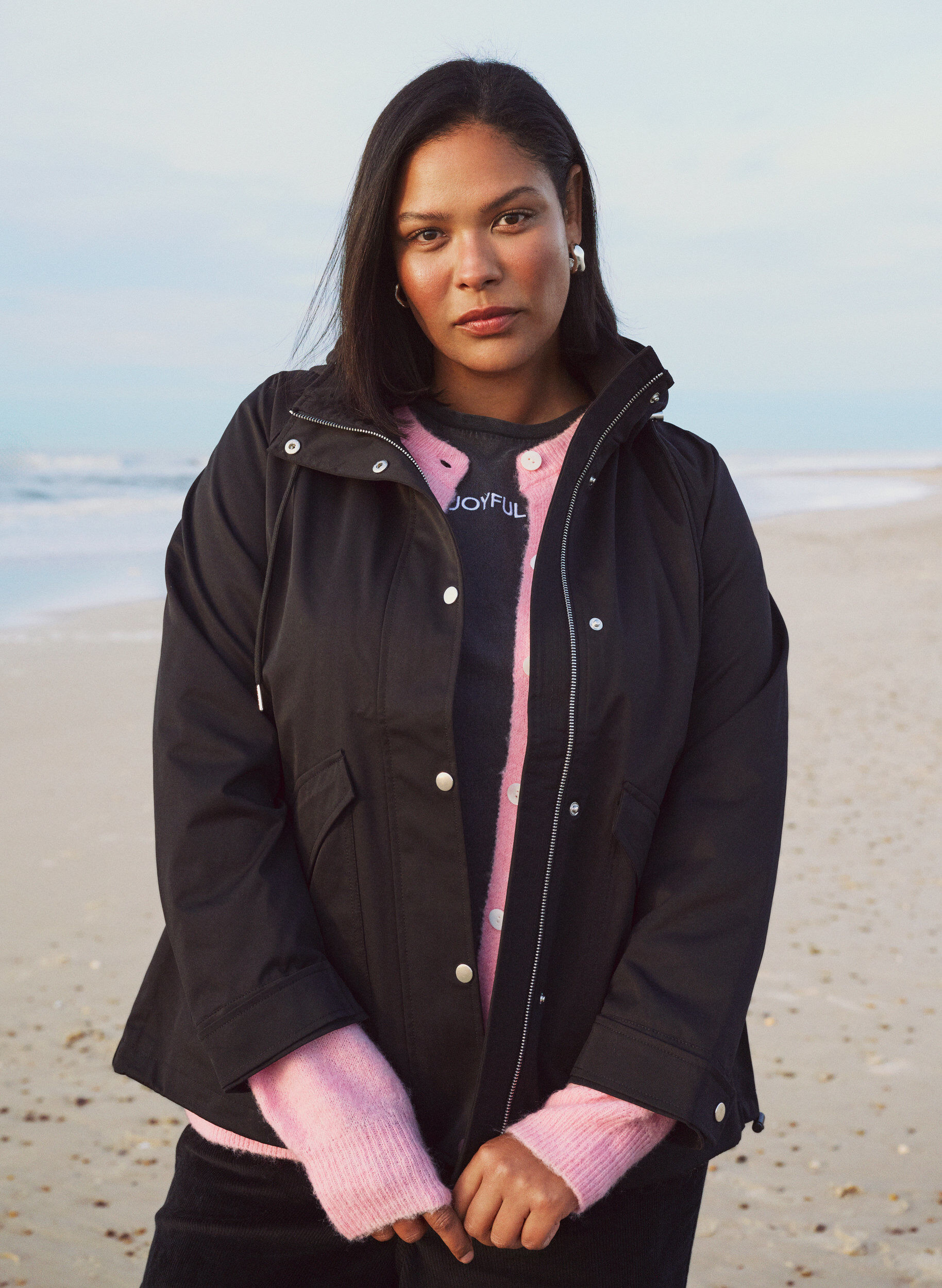 Zizzi Kort for&aring;rsjakke med aftagelig h&aelig;tte, Sort, Image image number 0