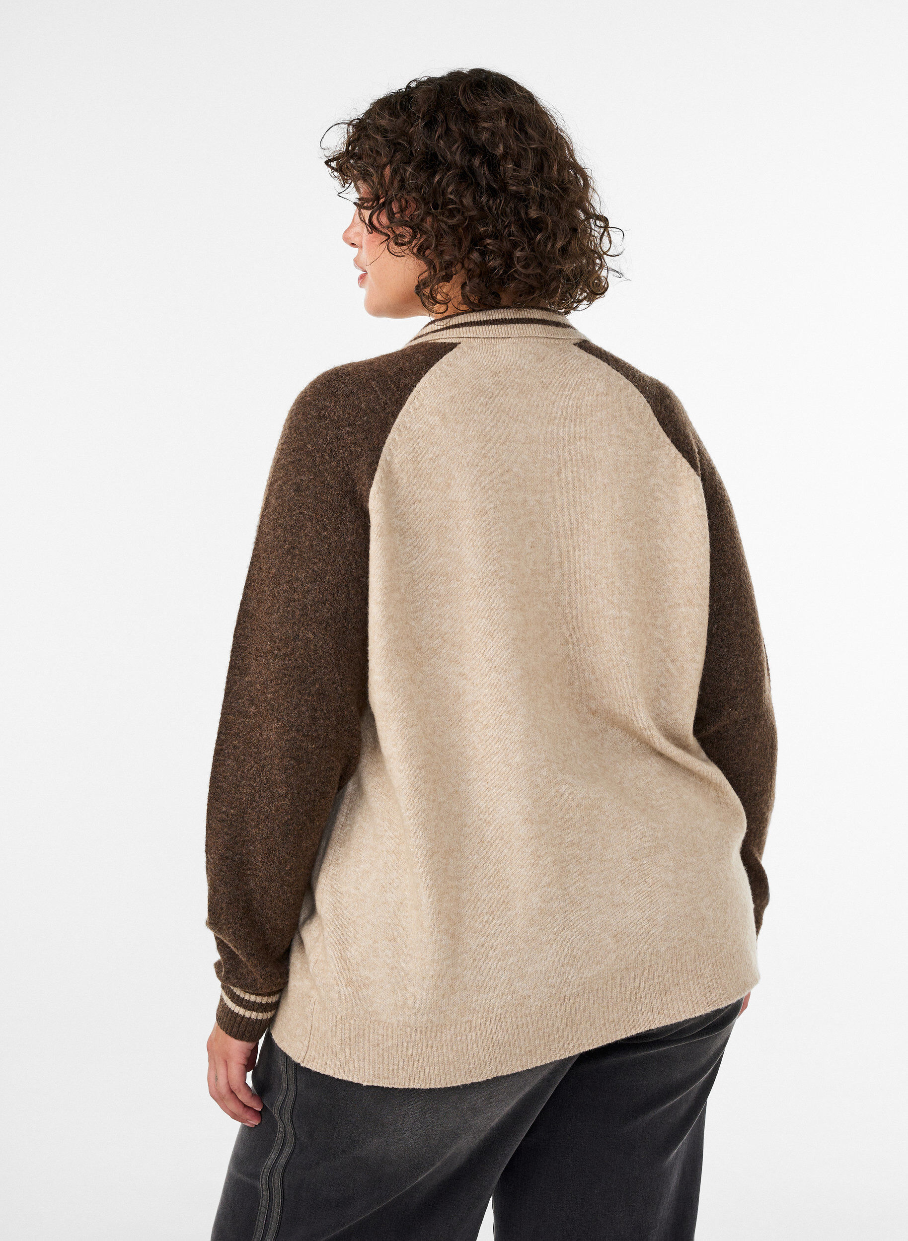 ZizziCardigan med kontrast&aelig;rmer og krave, Beige, Model image number 2
