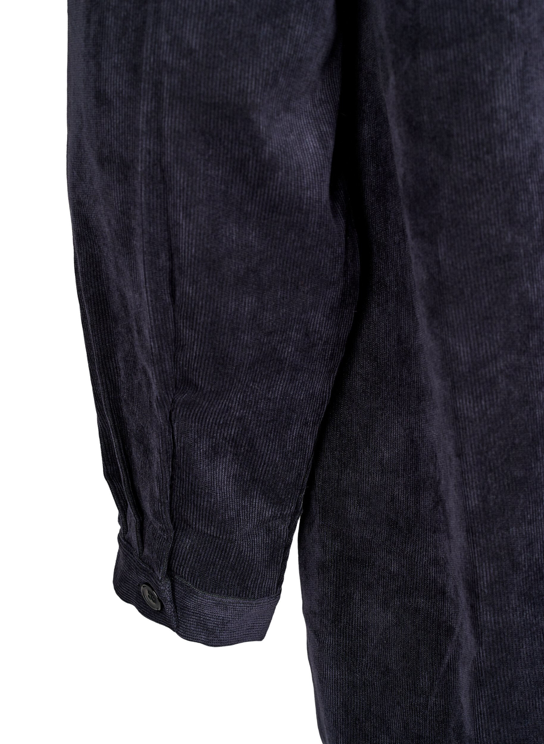 Zizzi Lang skjortekjole i fl&oslash;jl med knapper, Black, Packshot image number 4