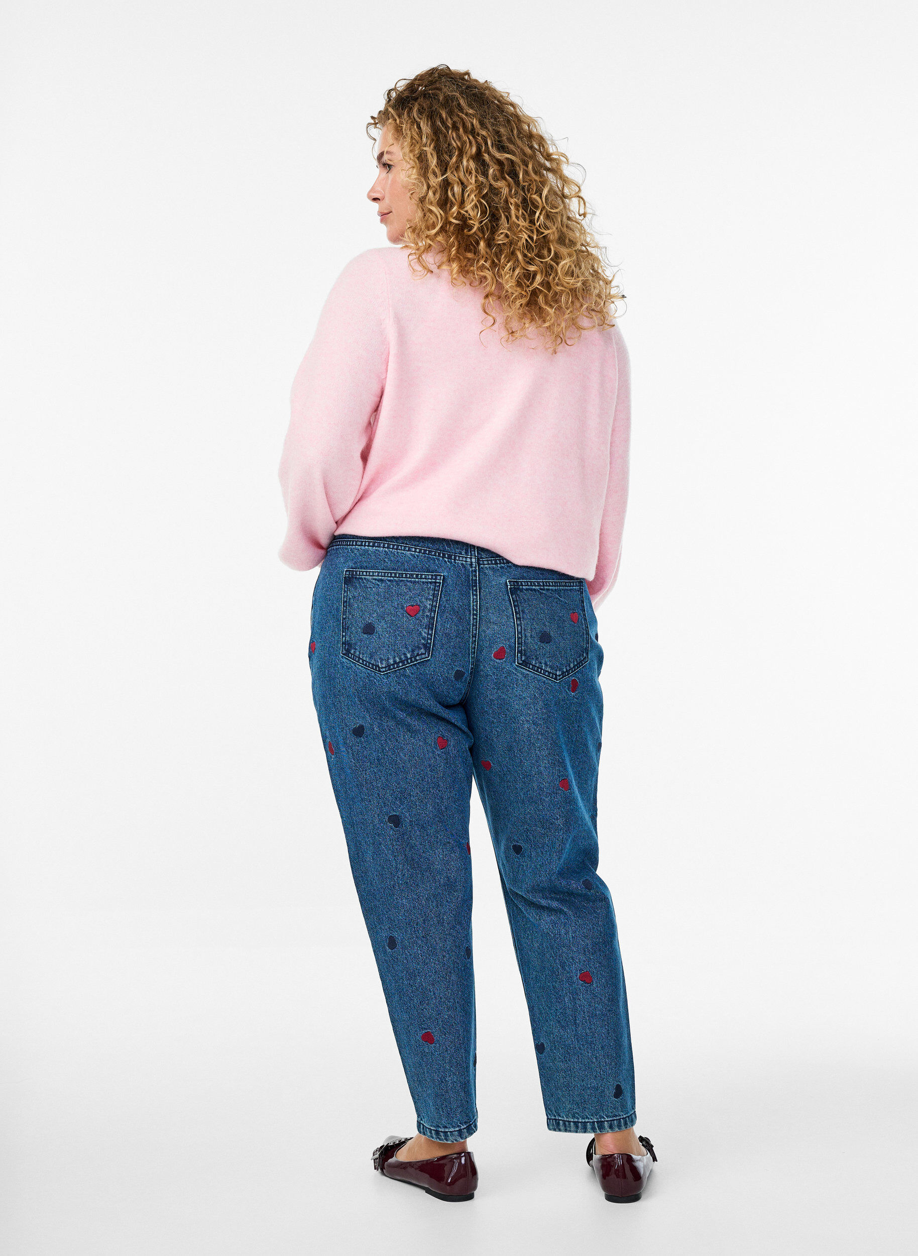 Zizzi Mille mom fit jeans med broderi, Bl&aring;, Model image number 1