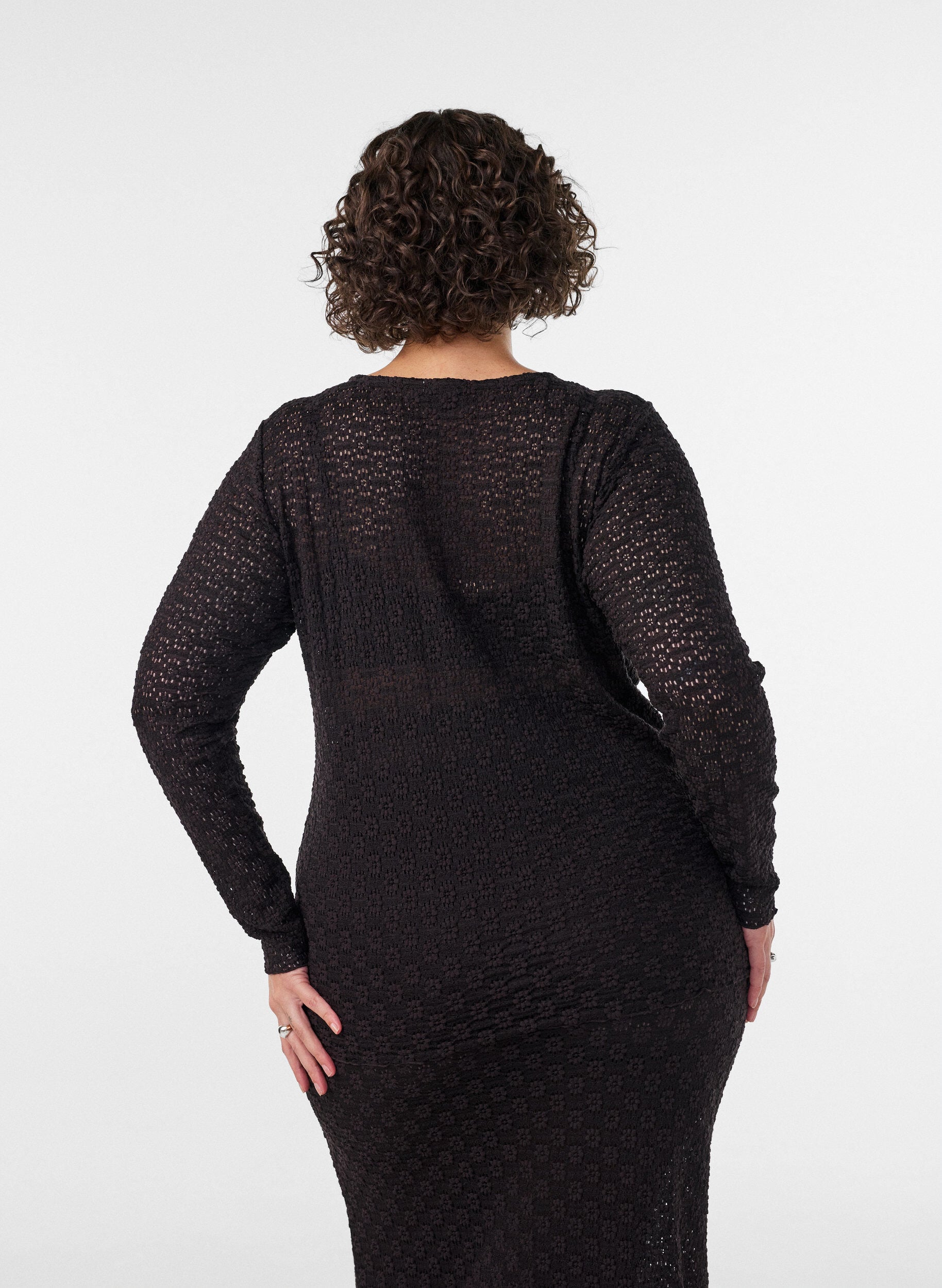 ZizziBluse med hulm&oslash;nster og lange &aelig;rmer, Sort, Model image number 2