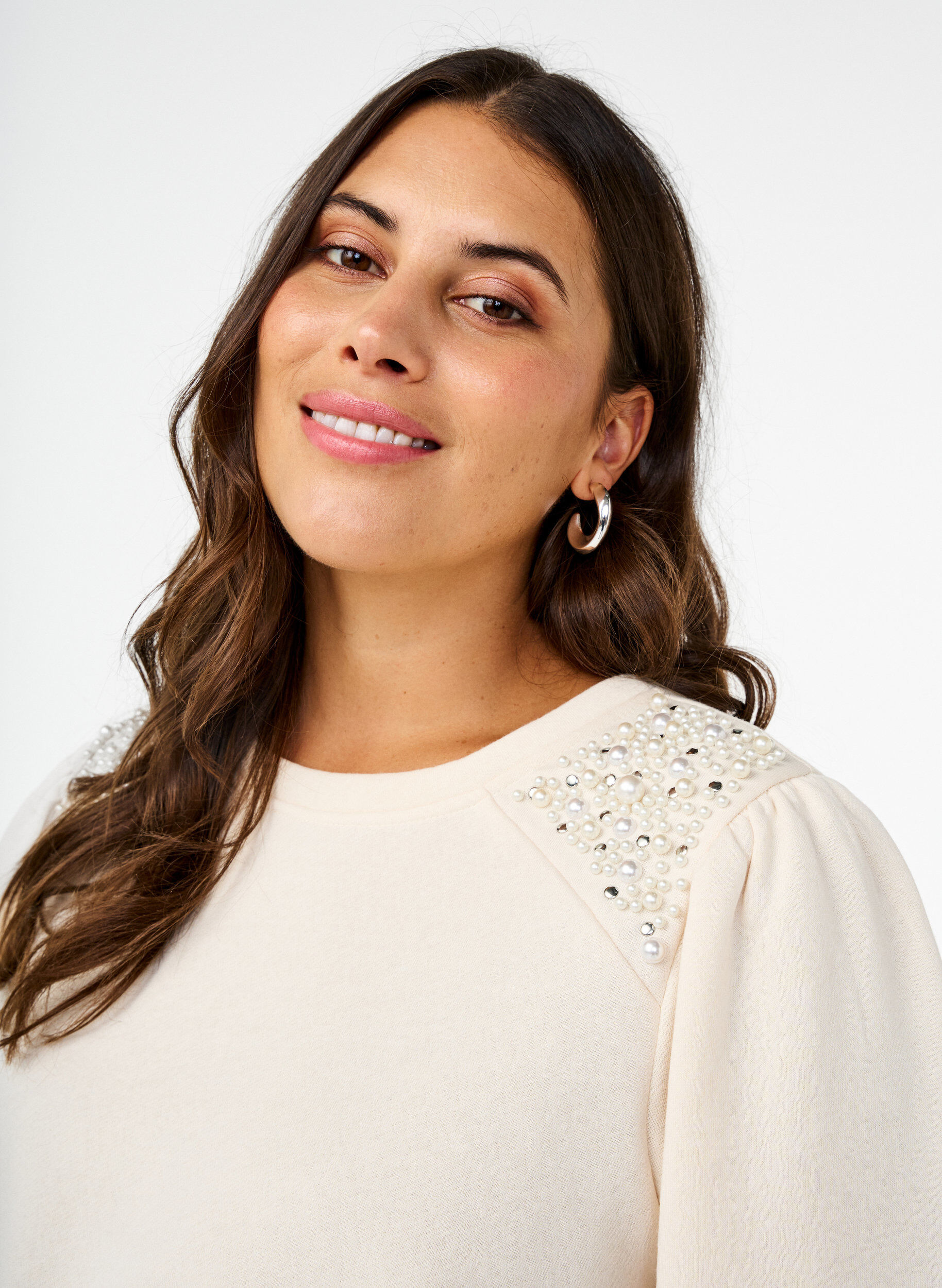 Zizzi Sweatshirt med perledetaljer, Buttercream, Model image number 2