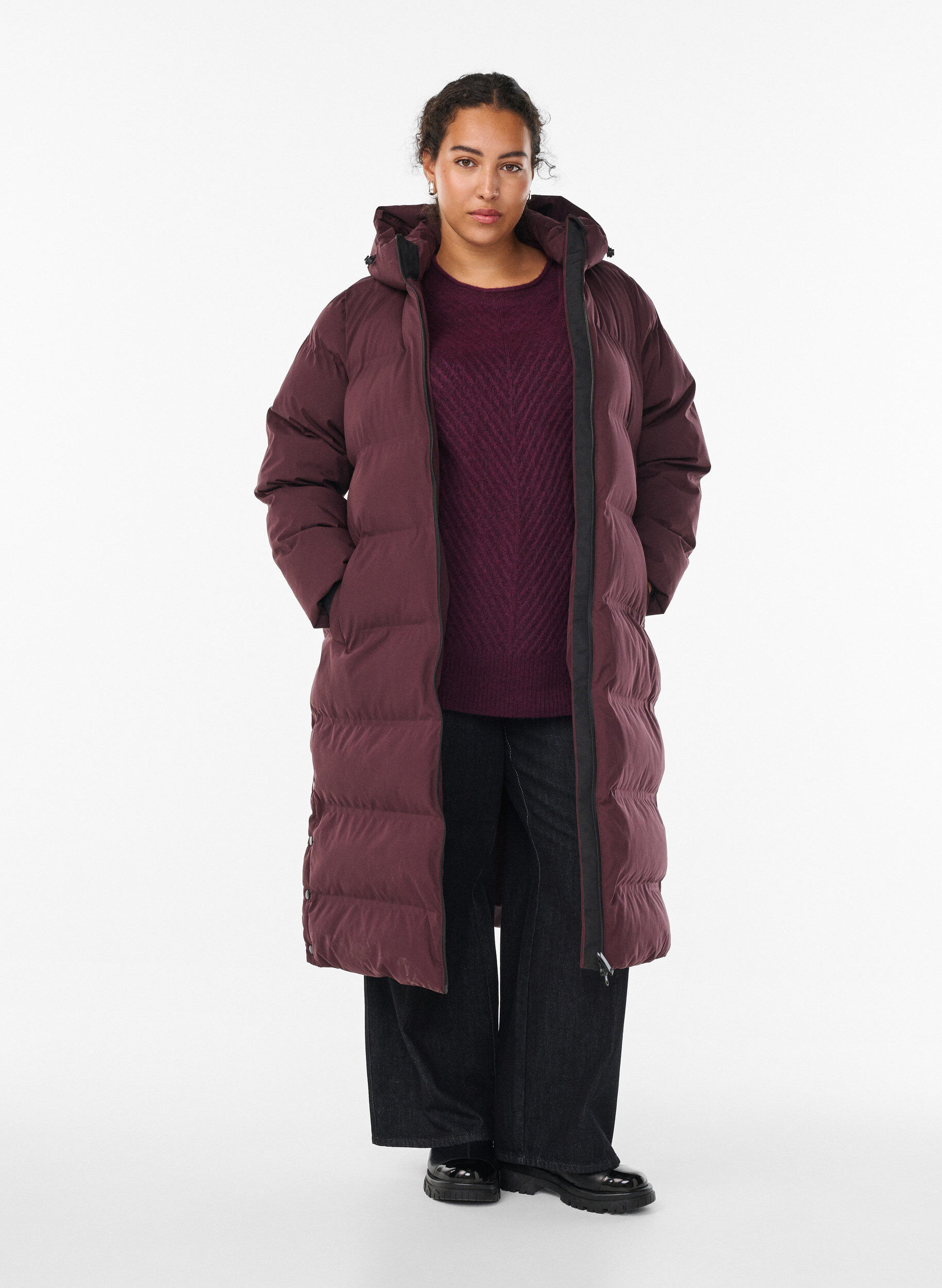 Lang puffer vinterjakke med h&aelig;tte, M&oslash;rk Bordeaux, Model