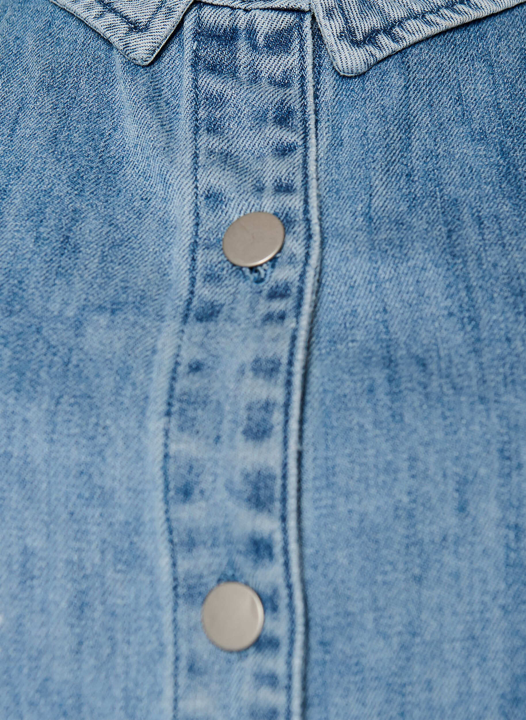 ZizziDenimskjorte med blomsterprint og korte &aelig;rmer, Bl&aring;, Packshot image number 2