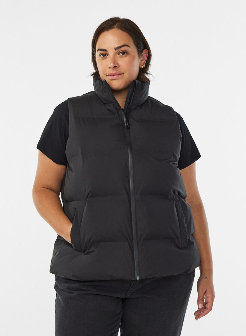 Kort puffervest med h&oslash;j krave, Sort, Model image number 0