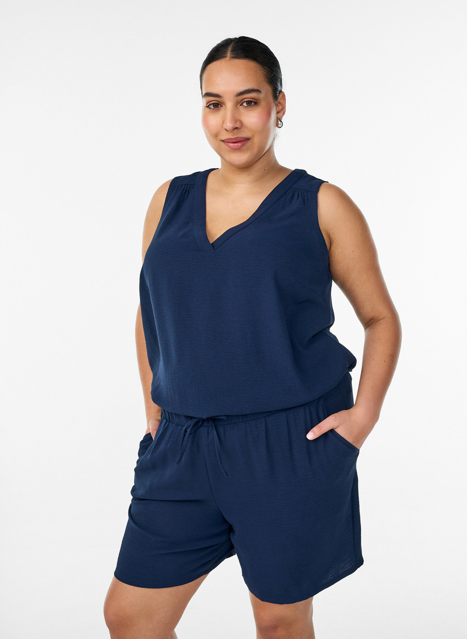 ZizziShorts med lommer og elastik i taljen, Bl&aring;, Model image number 0