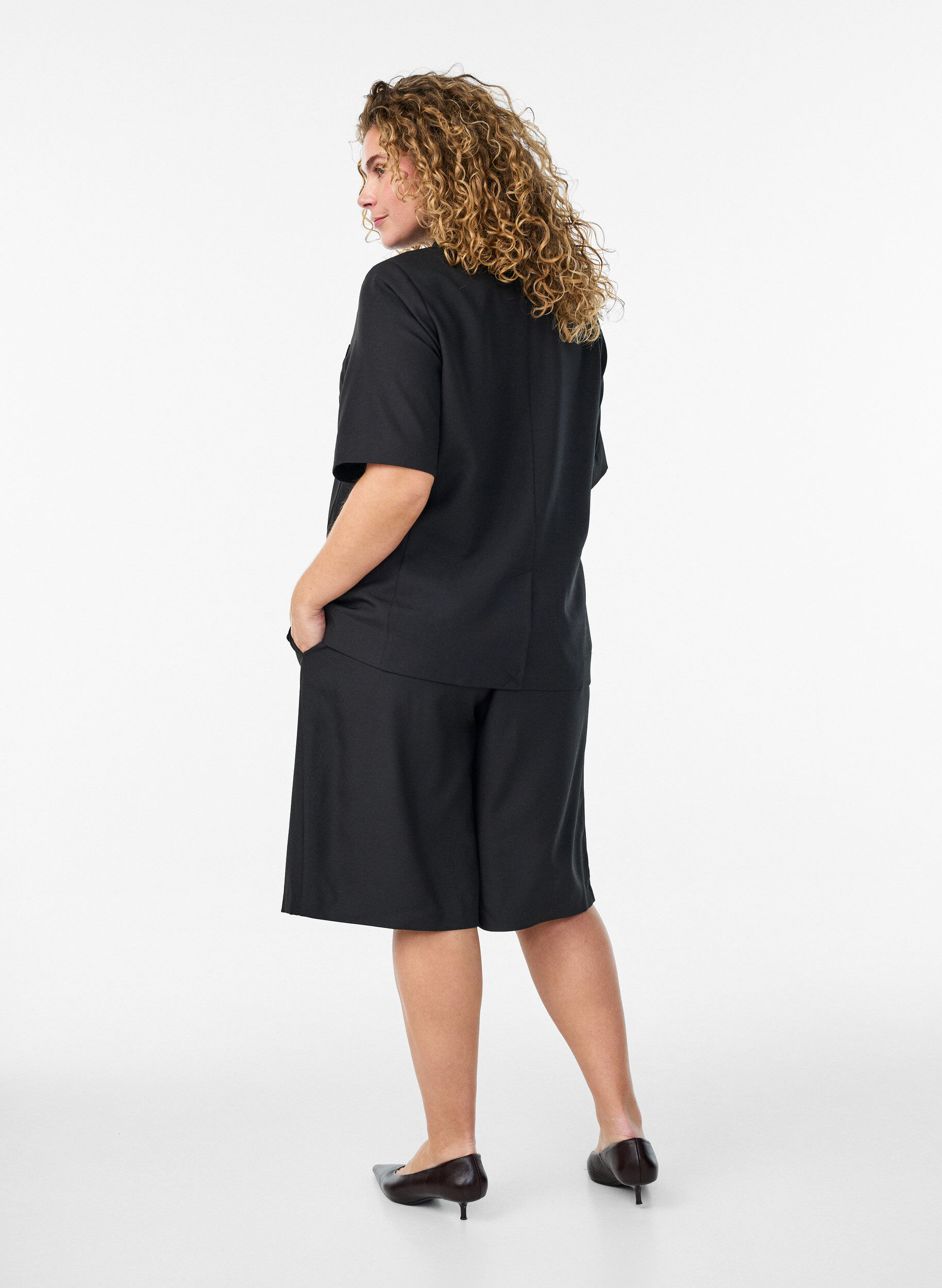 ZizziL&oslash;se bermudashorts med h&oslash;j talje, Sort, Model image number 2