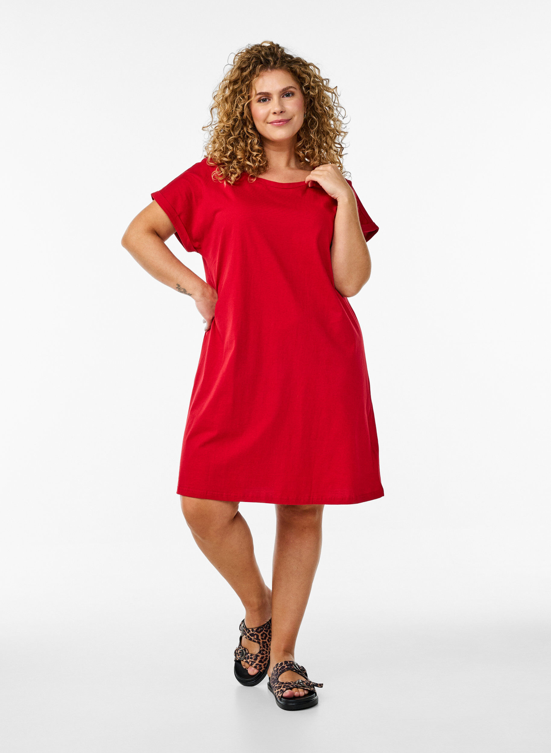 Zizzi2-pak t-shirt kjole med korte &aelig;rmer, R&oslash;d, Model image number 1