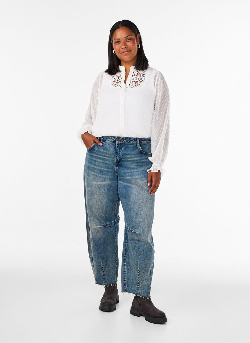 Skjortebluse med blondeindsats og dot-m&oslash;nster, Vanilla, Model image number 1